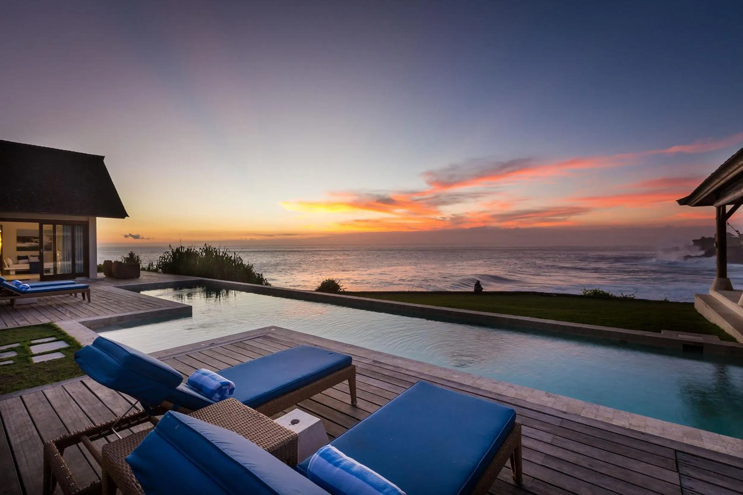 Swimming pool in Casa del Mar