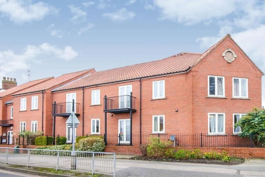 Property building in City Centre Private Parking