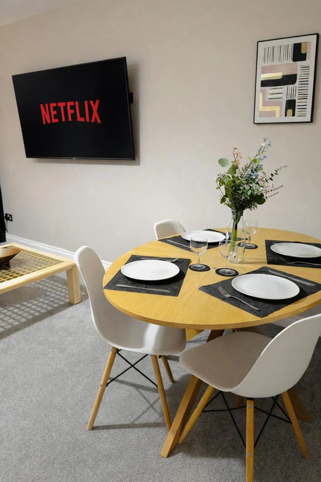 Dining area in City Centre Private Parking