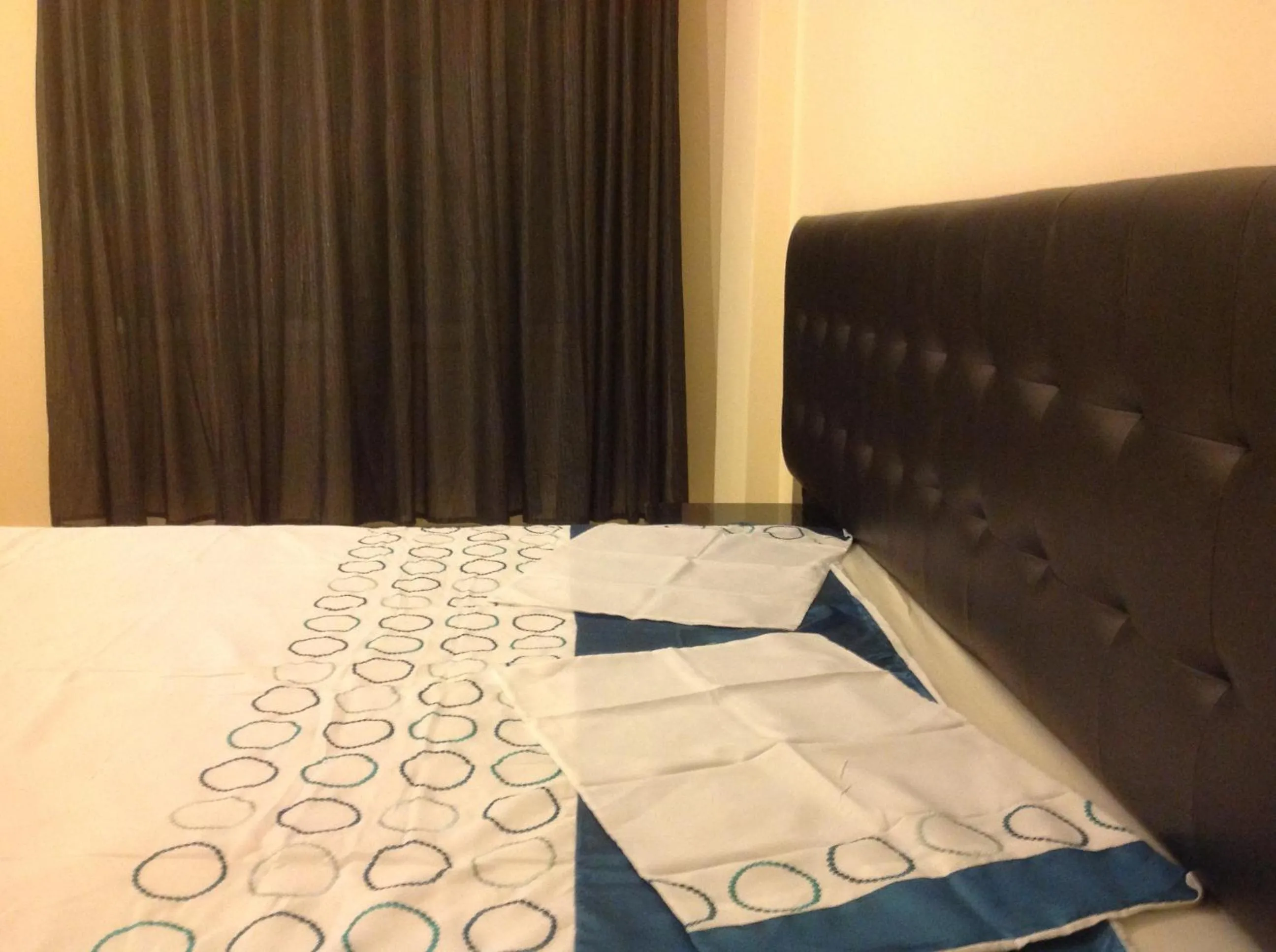 Bedroom, Bed in The Place Apartments