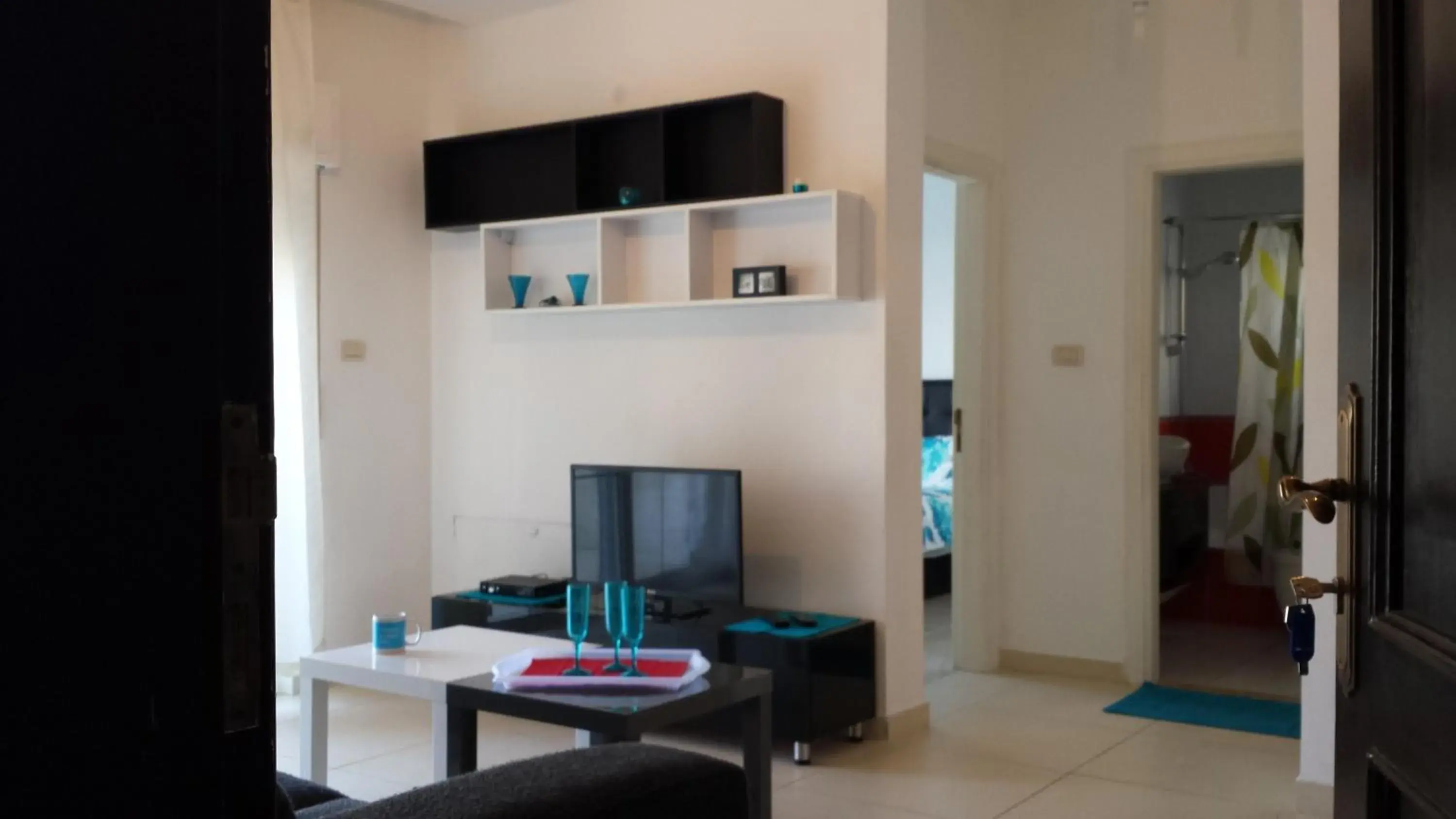 Two-Bedroom Apartment with Garden in The Place Apartments Two-Bedroom Apartment with Garden in The Place Apartments