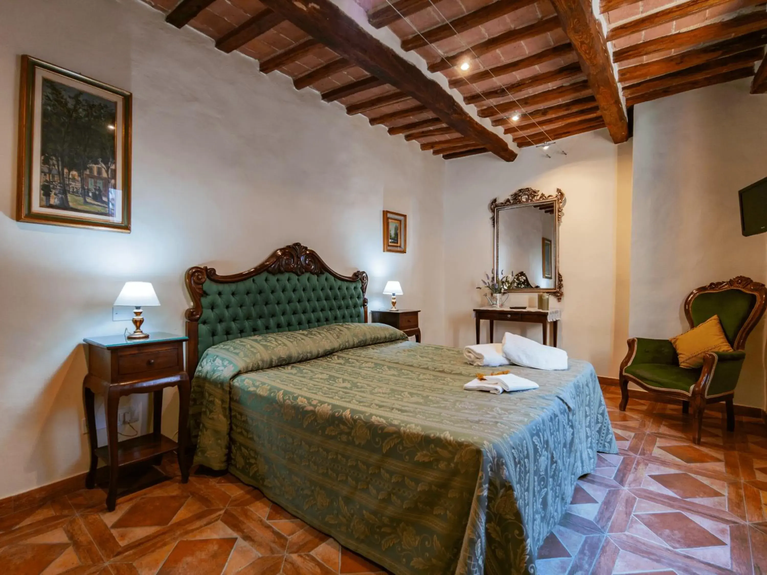 Two-Bedroom Apartment - Separate Building in B&B Siena In Centro - Diffuso Two-Bedroom Apartment - Separate Building in B&B Siena In Centro - Diffuso
