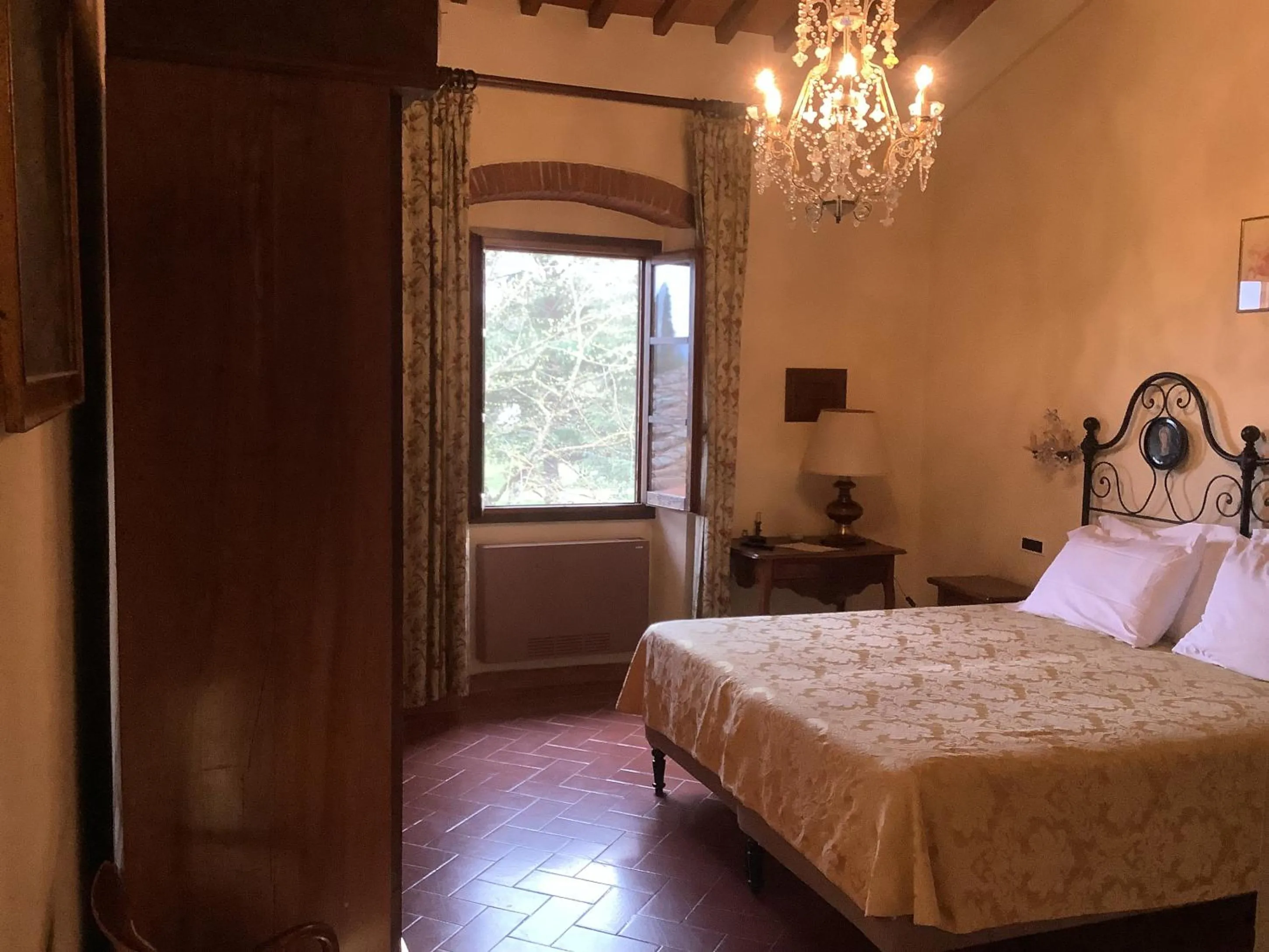 Bed in Villa Rigacci