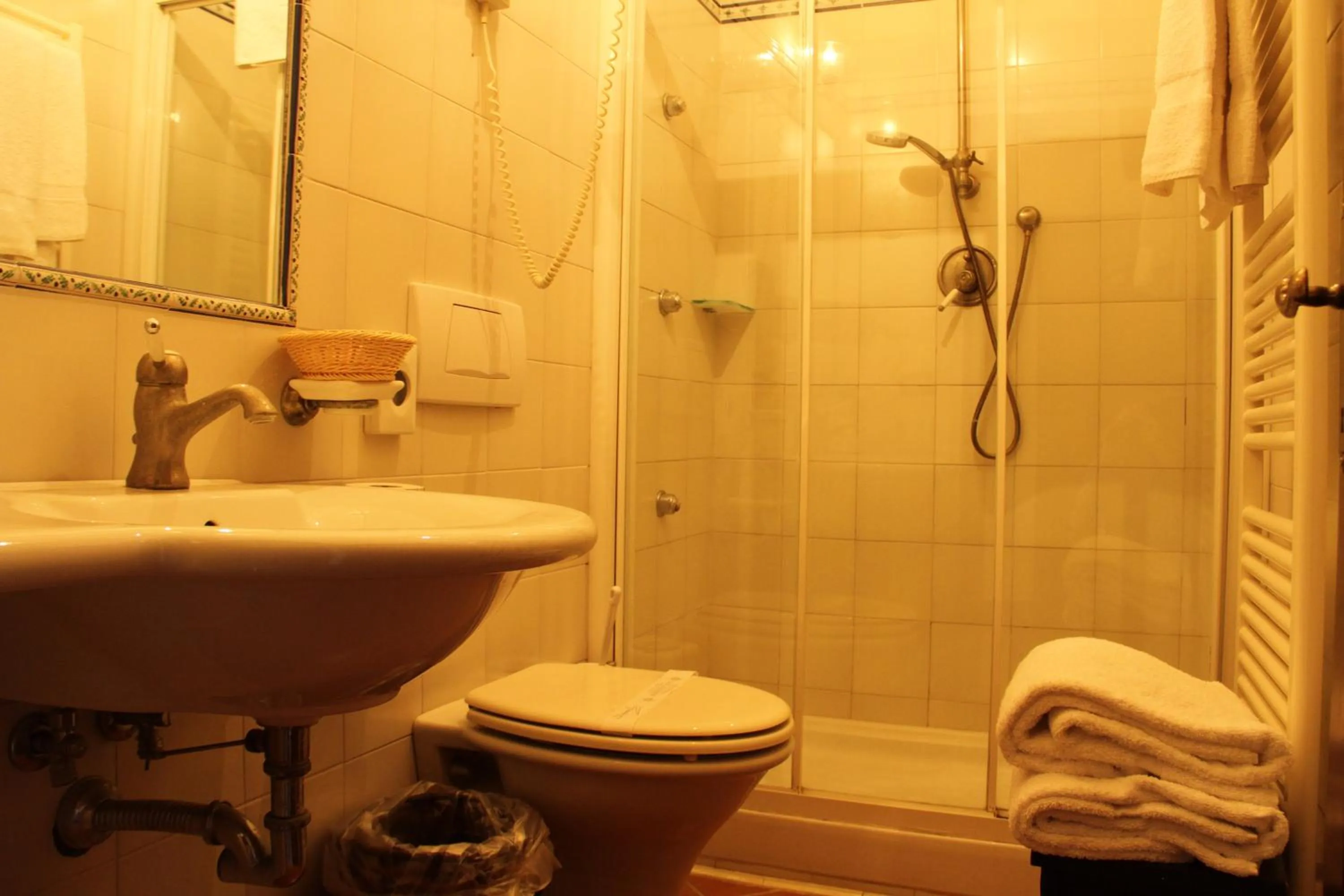 Shower in Villa Rigacci