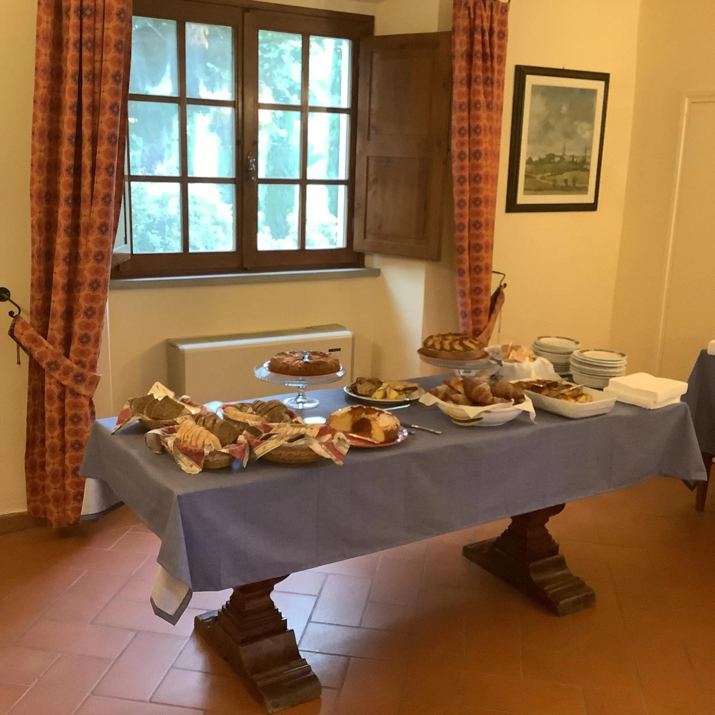 Breakfast in Villa Rigacci
