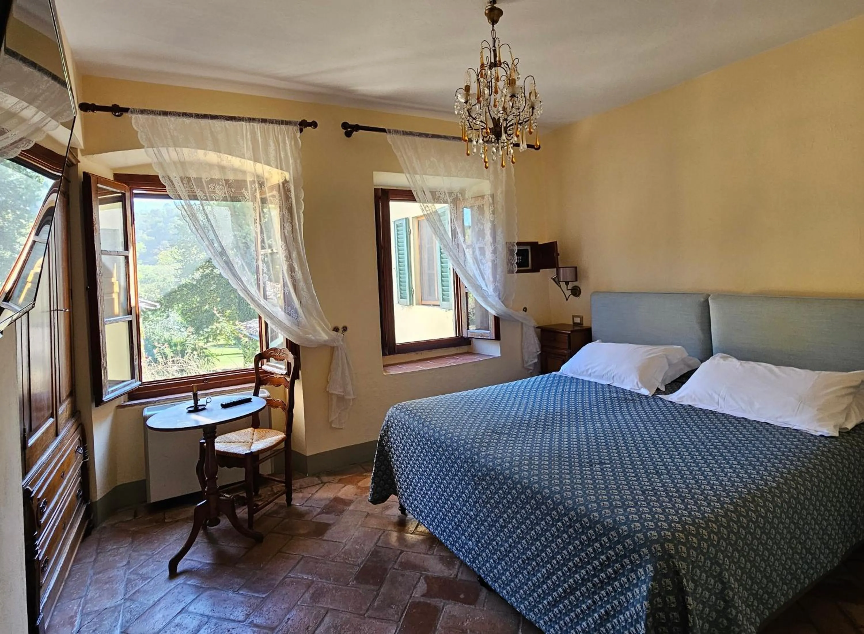 View (from property/room), Bed in Villa Rigacci