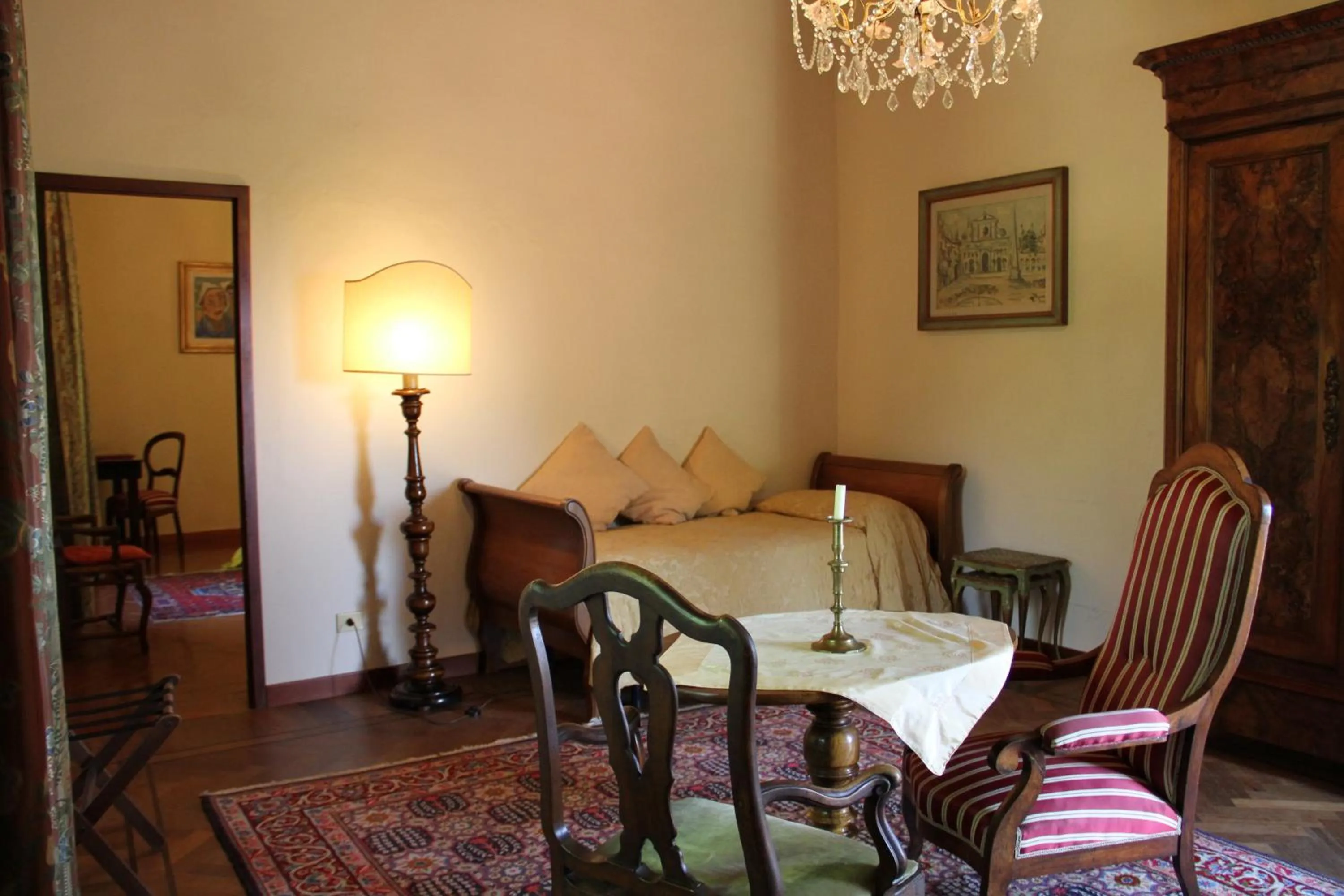 Photo of the whole room in Villa Rigacci