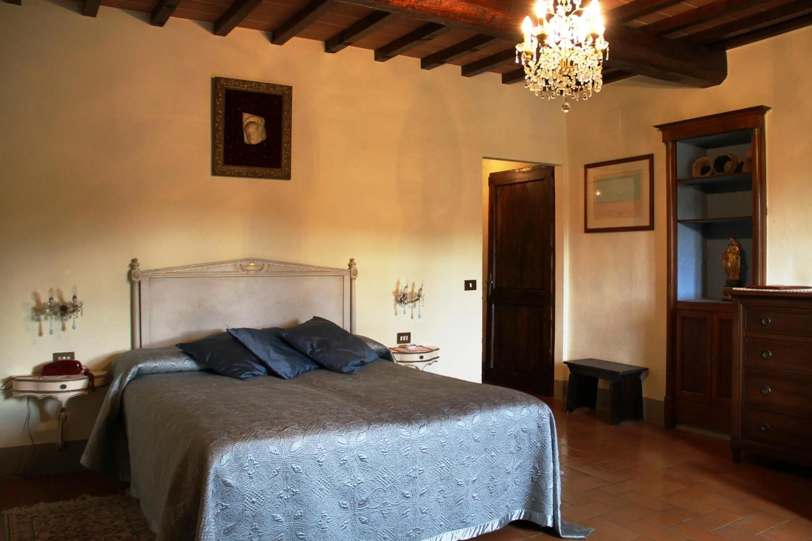 Bed in Villa Rigacci