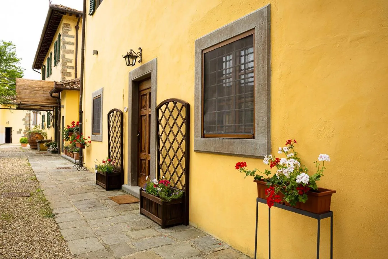 Property building in Villa Rigacci