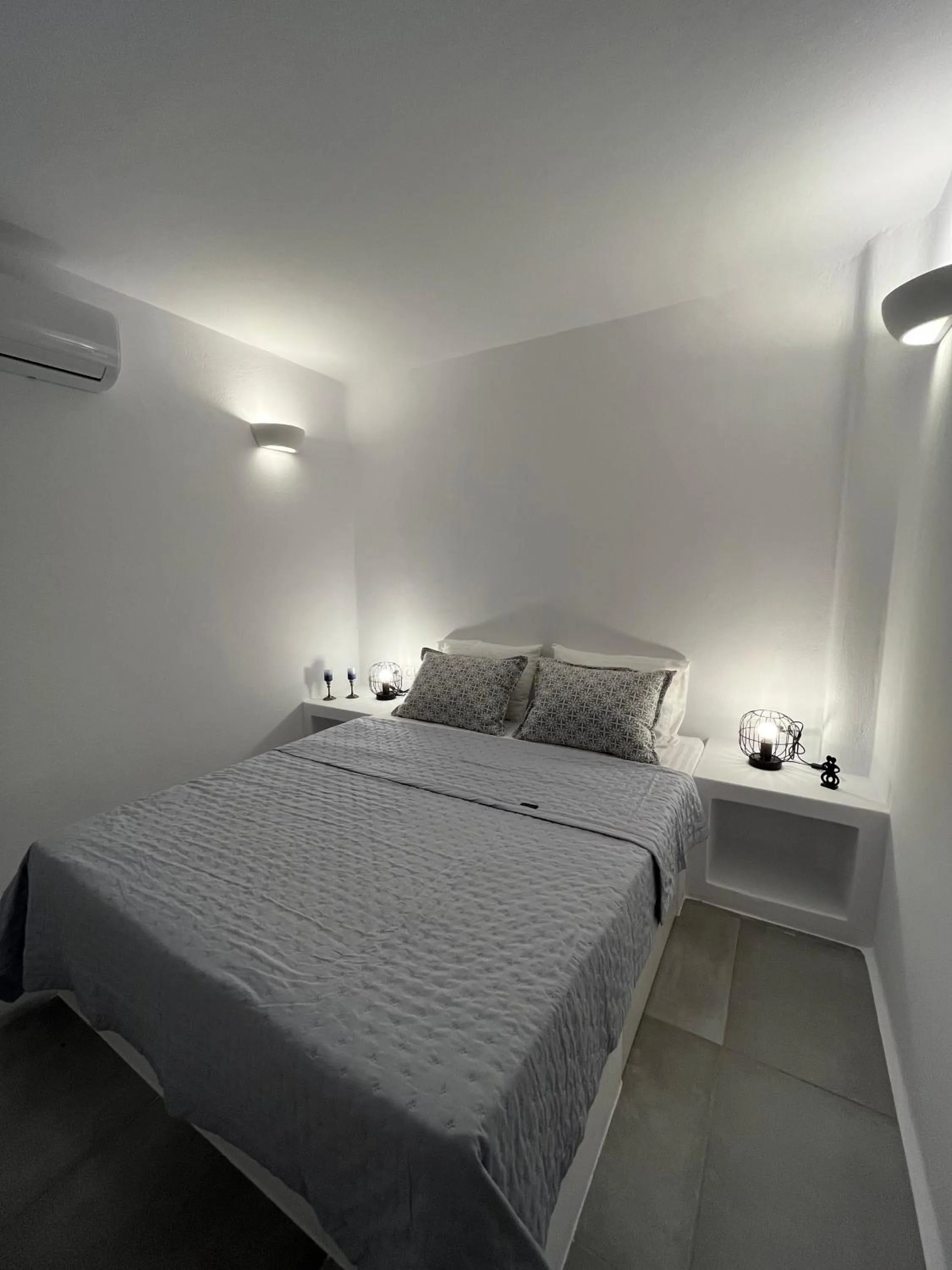 Bed in Alexander Suites