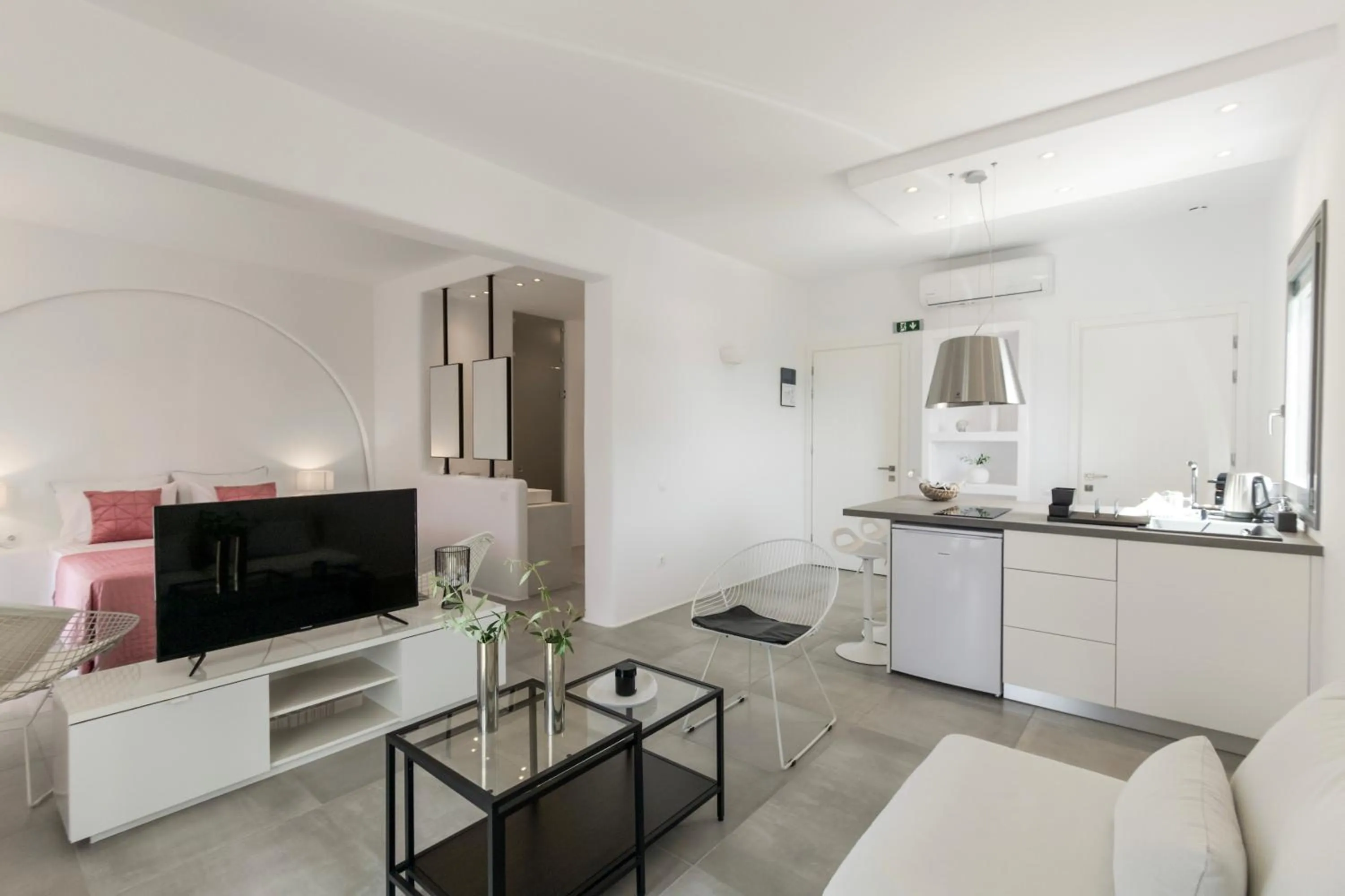 TV and multimedia in Alexander Suites