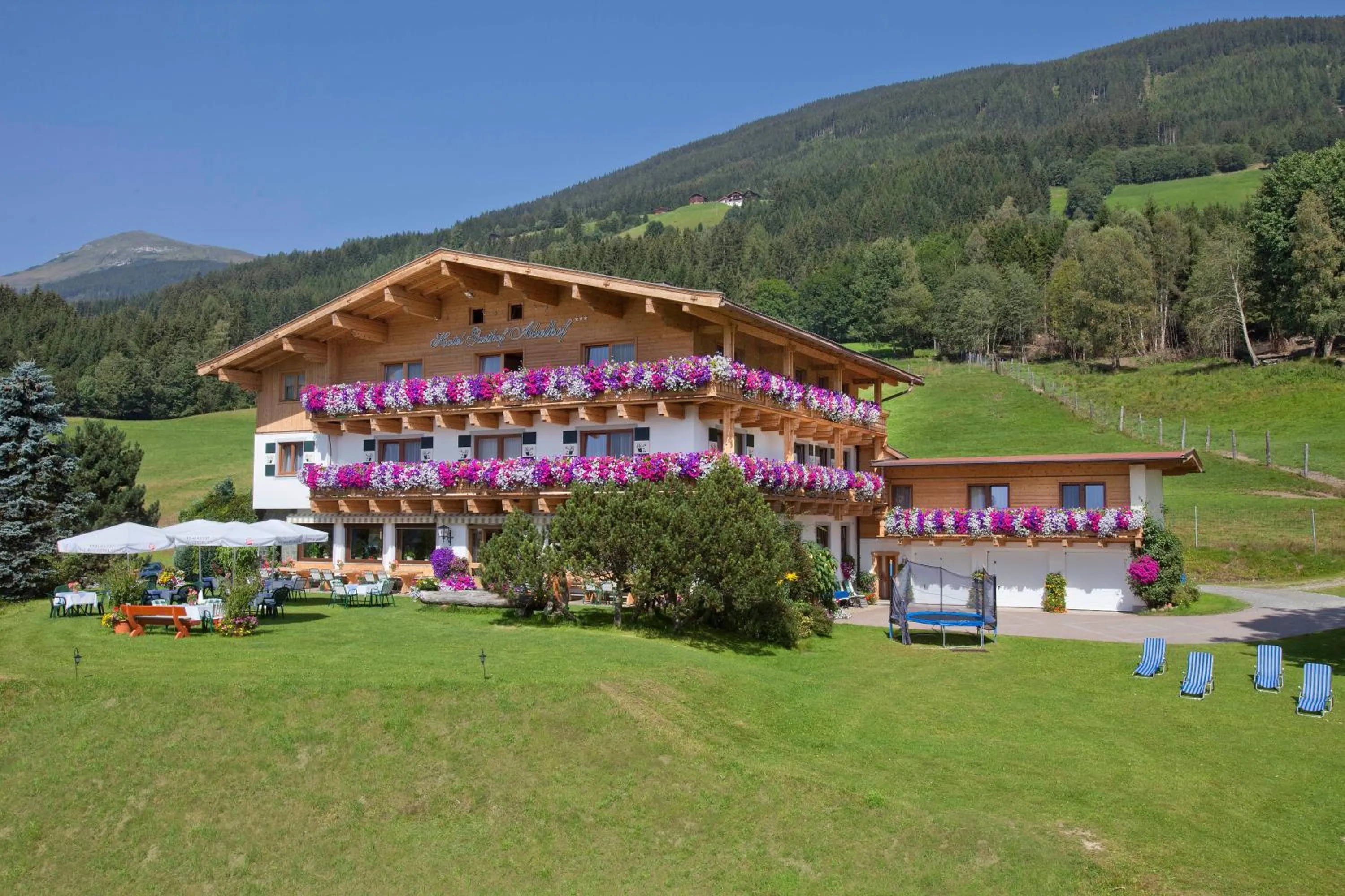 Property building in Hotel Gasthof Abelhof