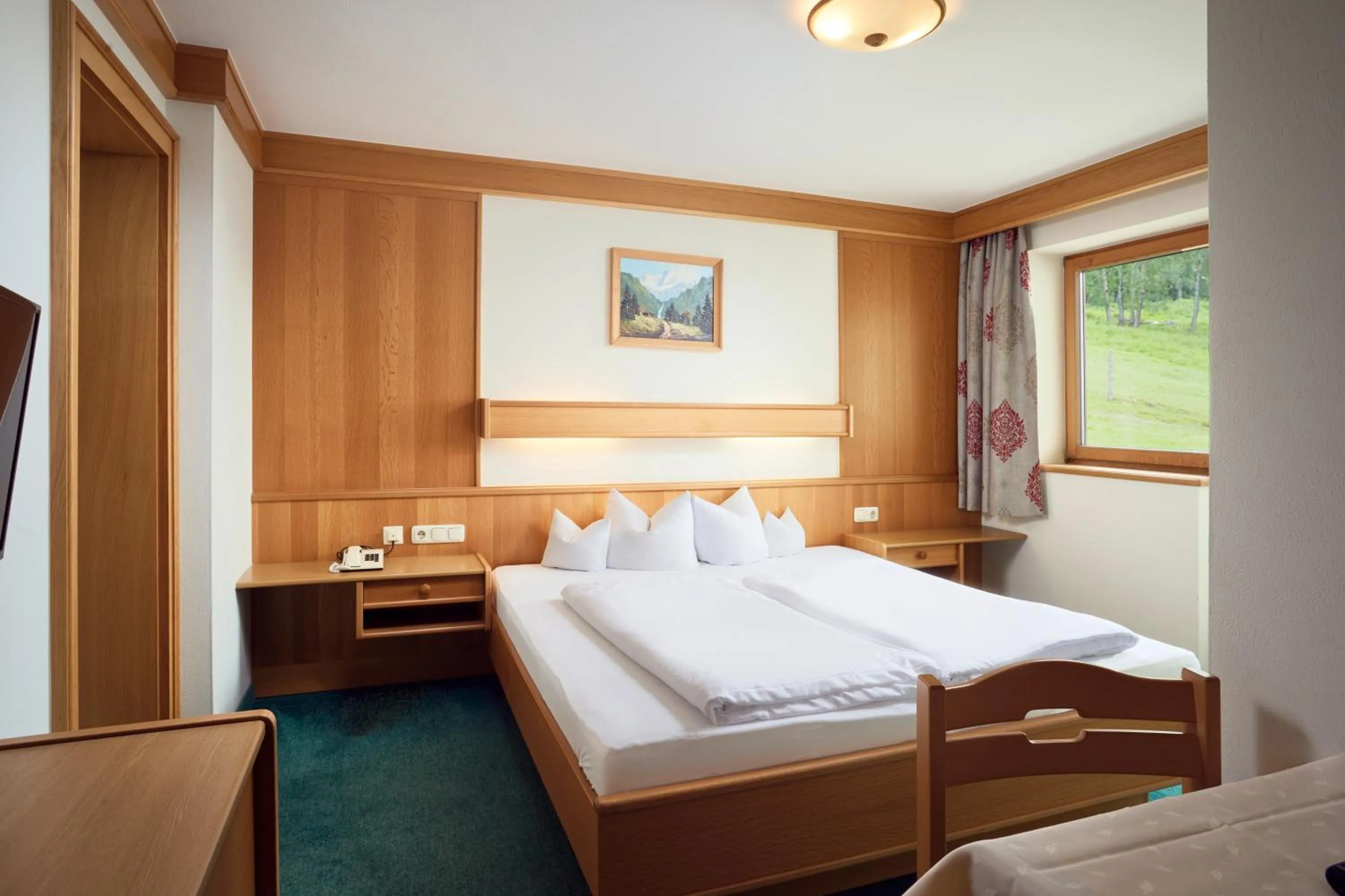 Photo of the whole room, Bed in Hotel Gasthof Abelhof