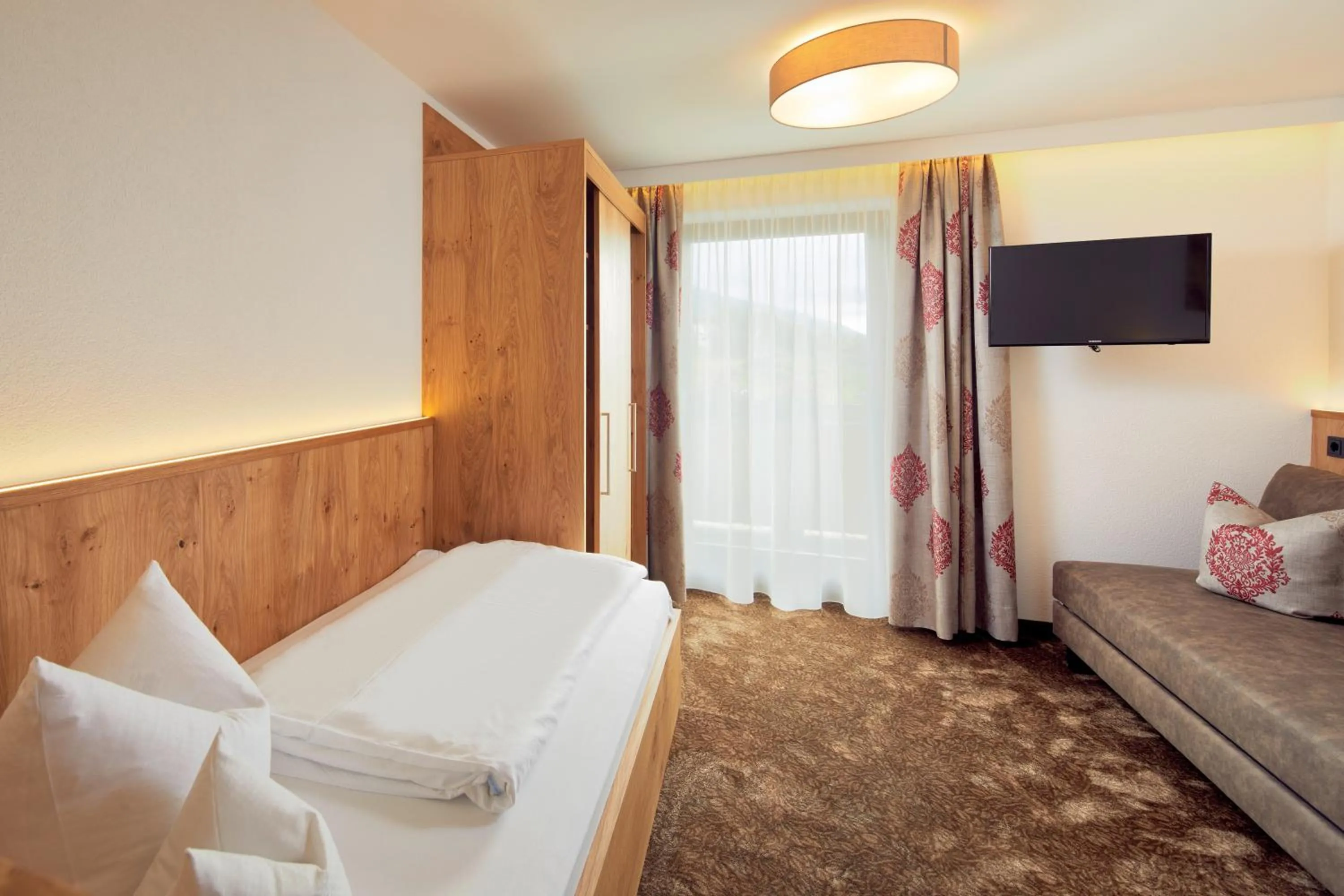 Photo of the whole room, Bed in Hotel Gasthof Abelhof