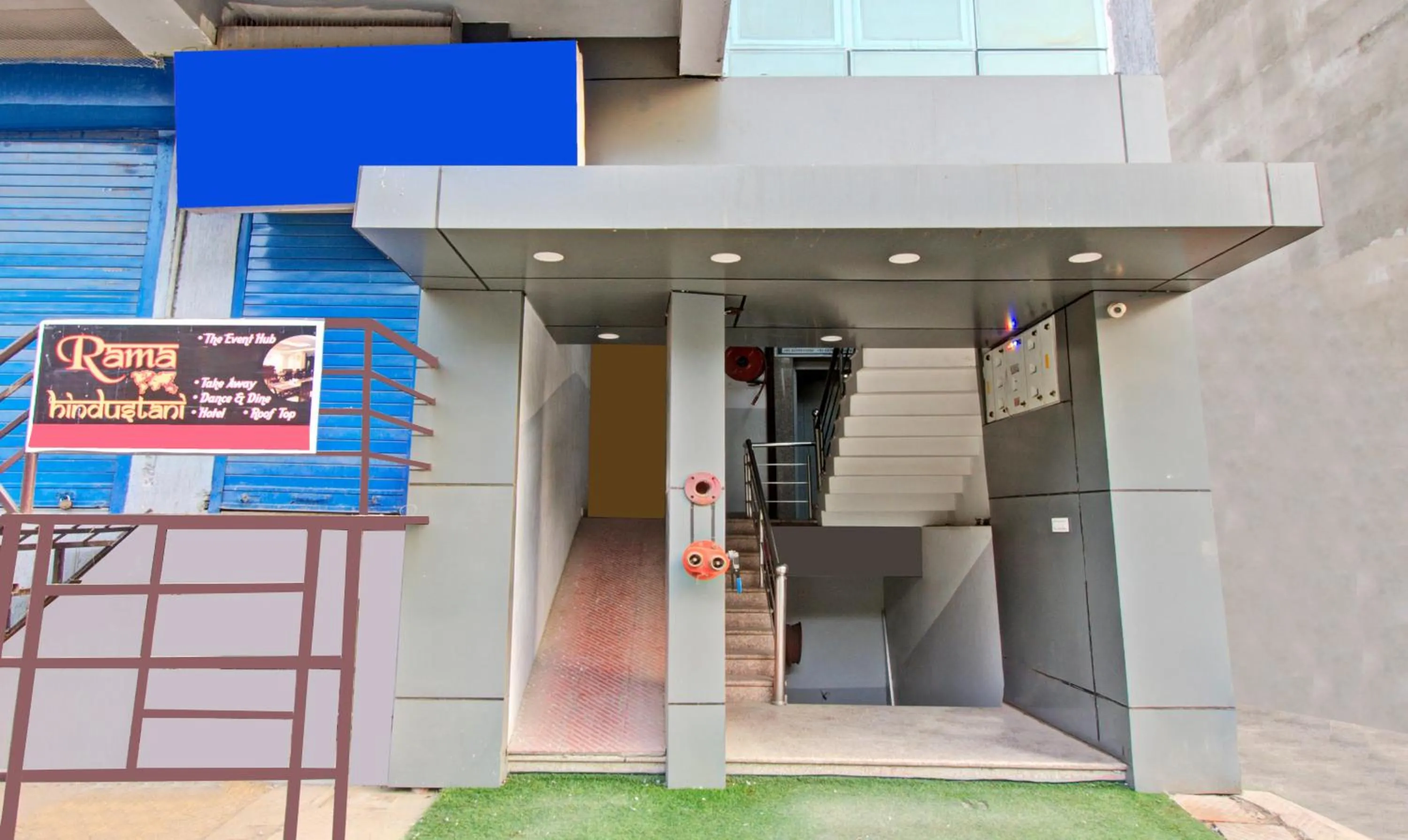 Facade/entrance in Hotel Rama Hindustani