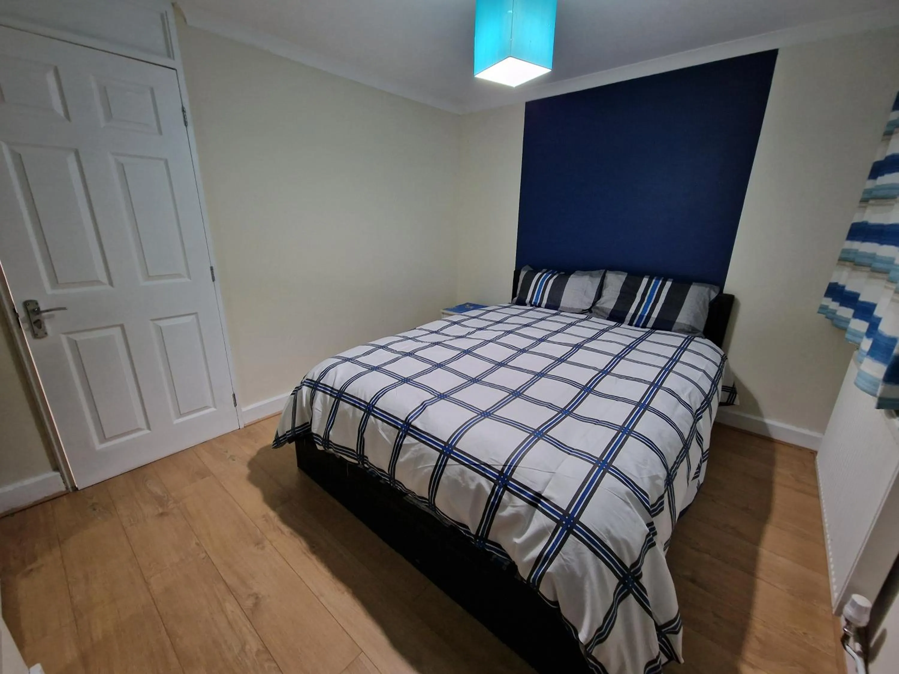 Bedroom, Bed in SnoozeDen Chalvey - Free Parking, Near M4 J6