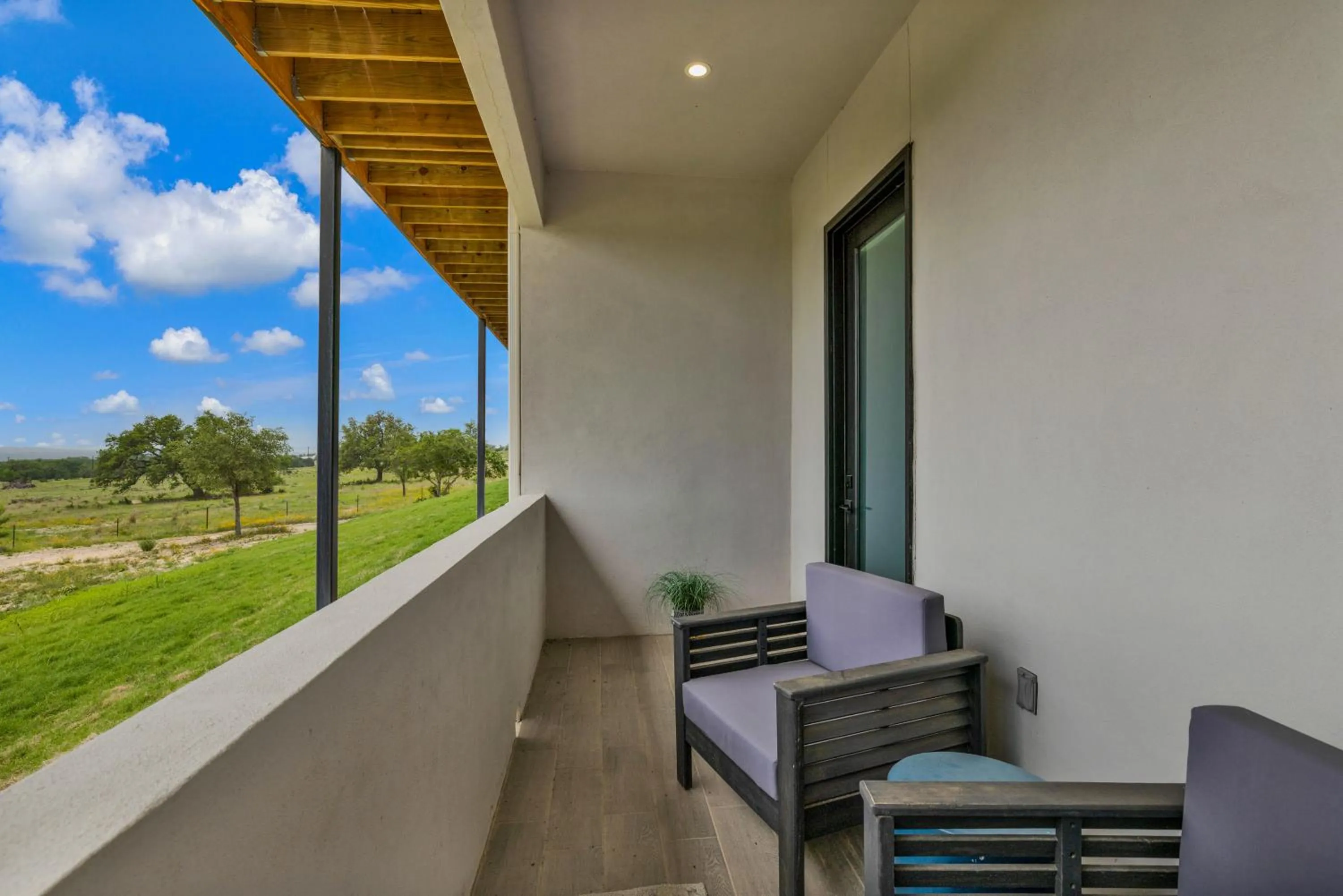 Patio in The Bentley Hotel on 290