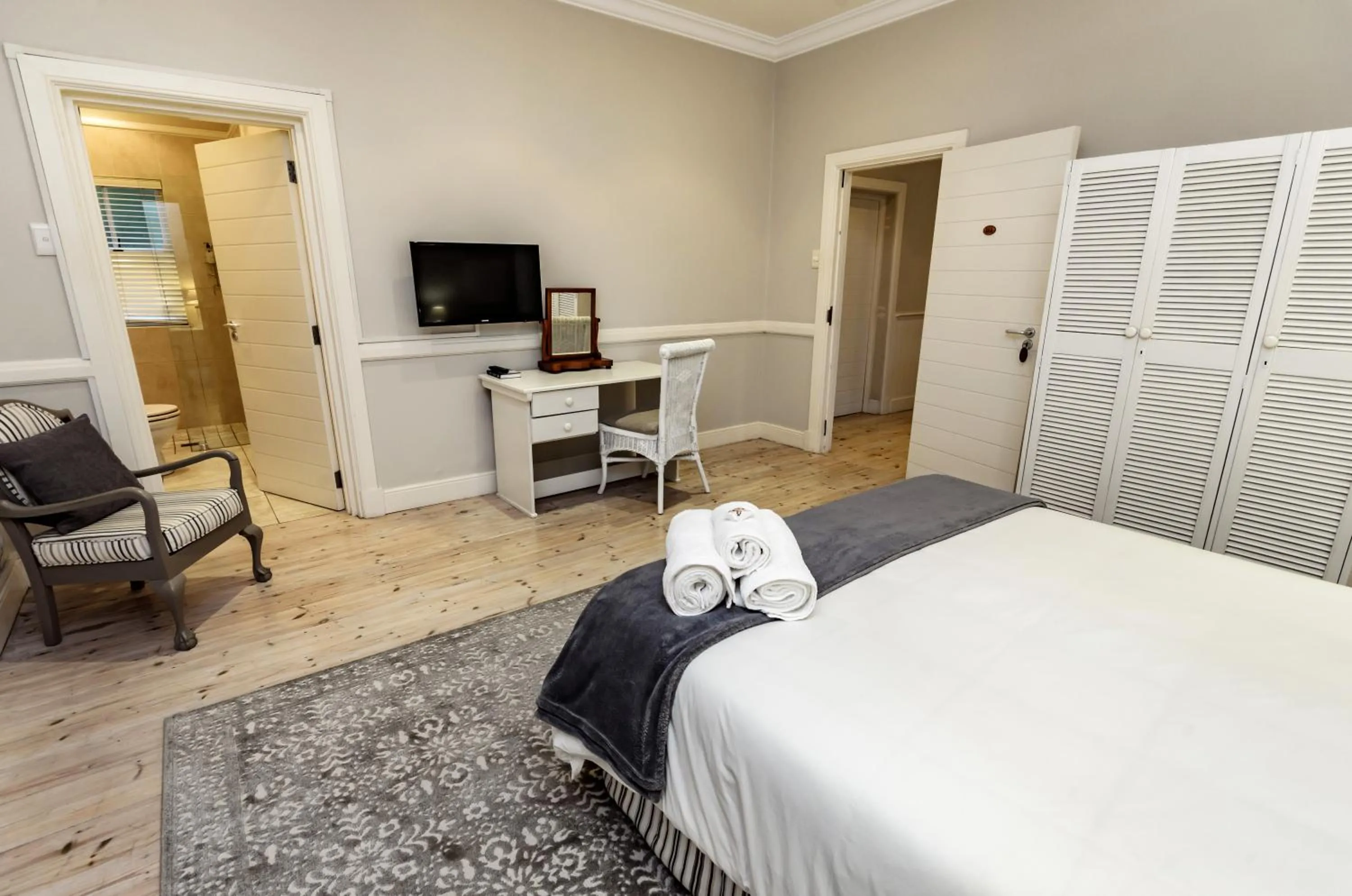 Photo of the whole room, Bed in First Avenue Guesthouse