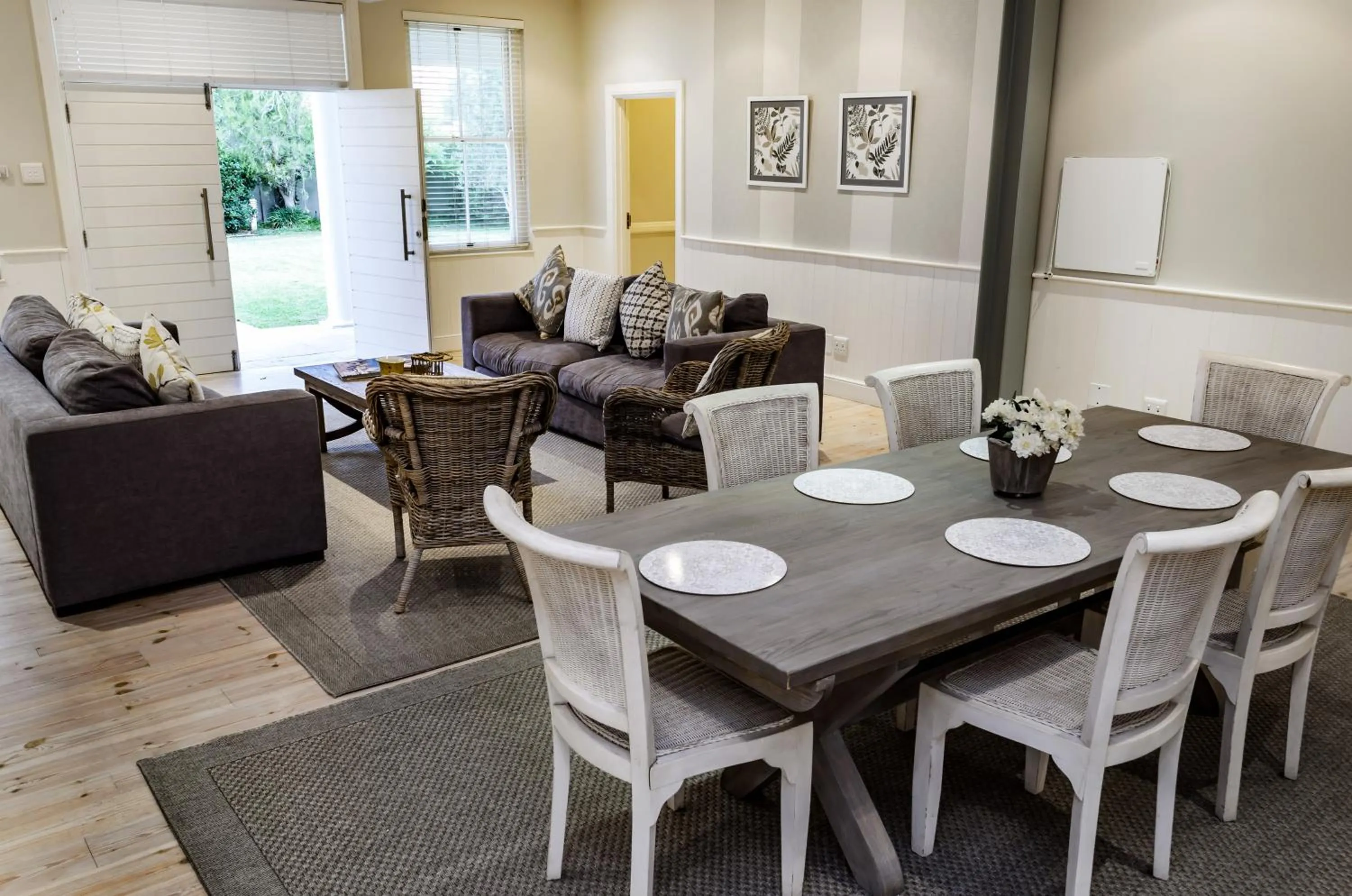 Living room in First Avenue Guesthouse