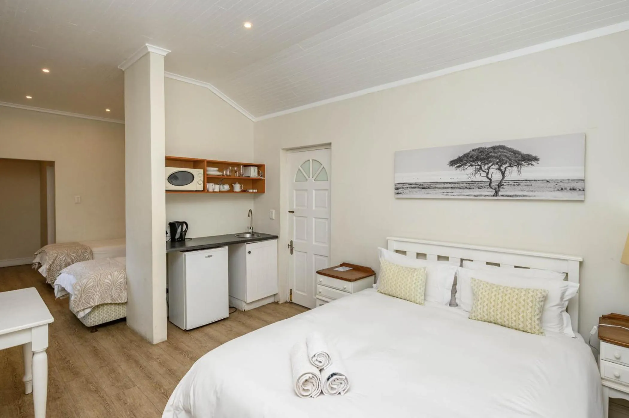 Kitchen or kitchenette, Bed in First Avenue Guesthouse