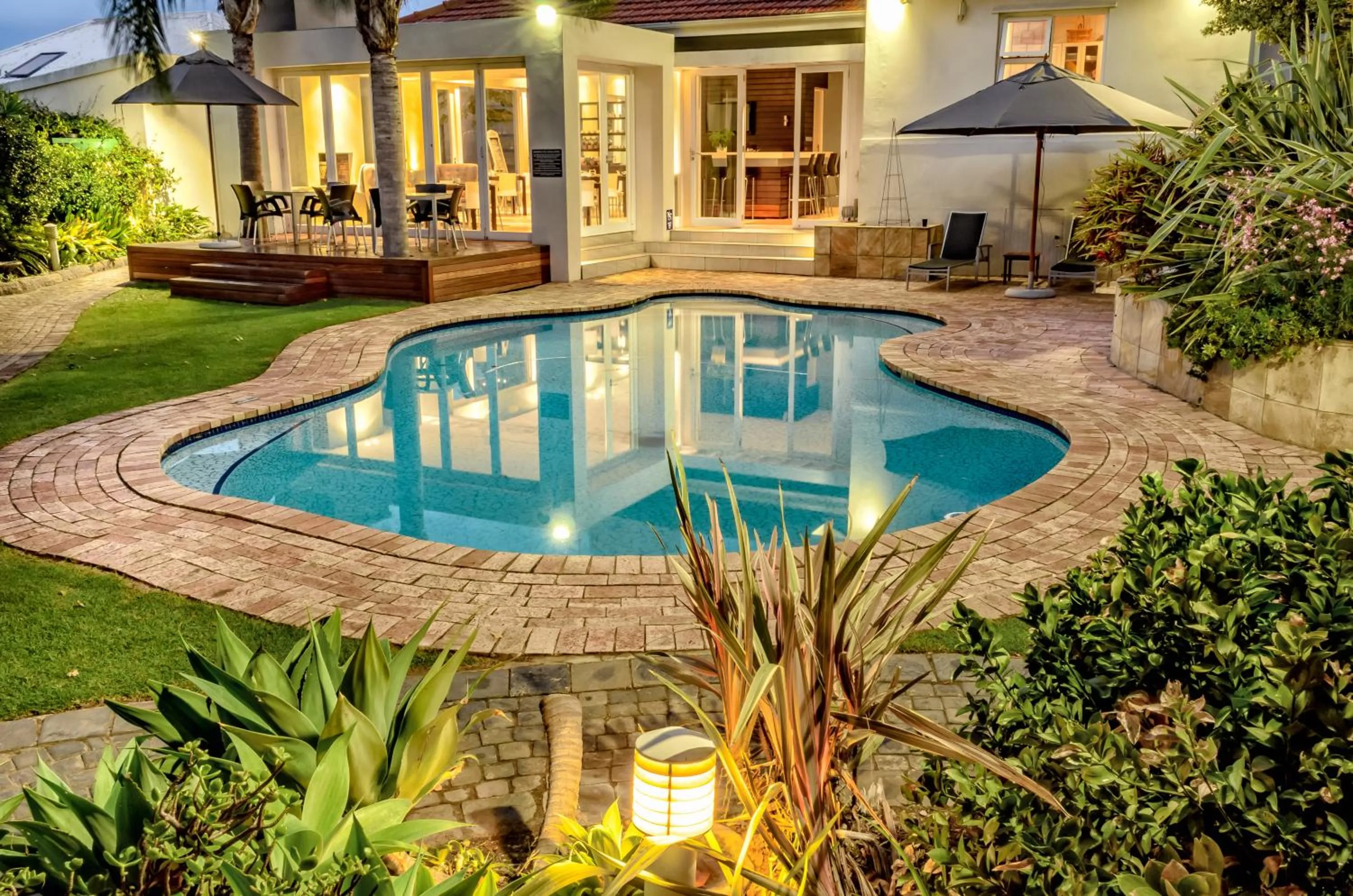 Swimming pool in First Avenue Guesthouse