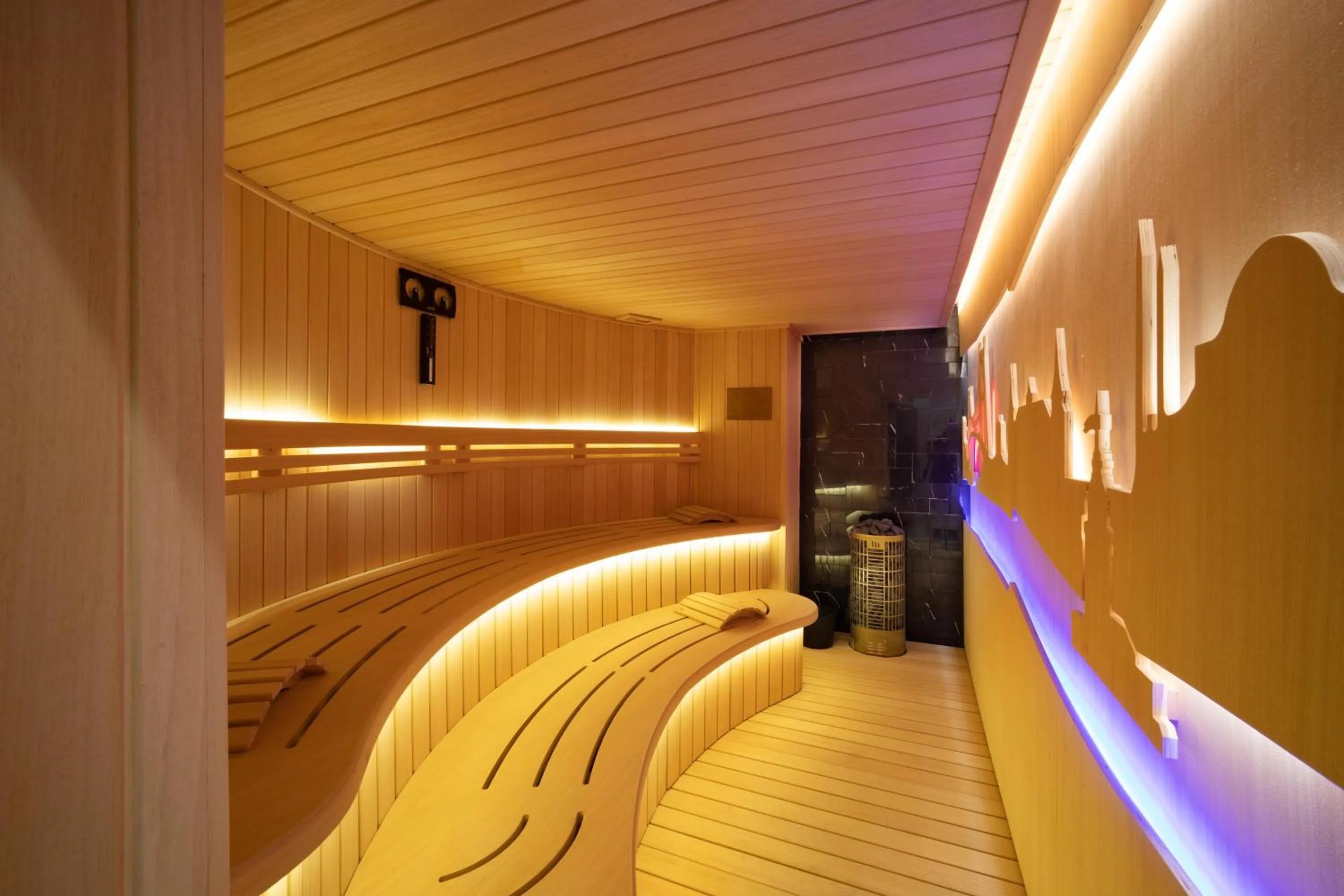 Photo of the whole room in Bentley Hotel Bosphorus - Special Class