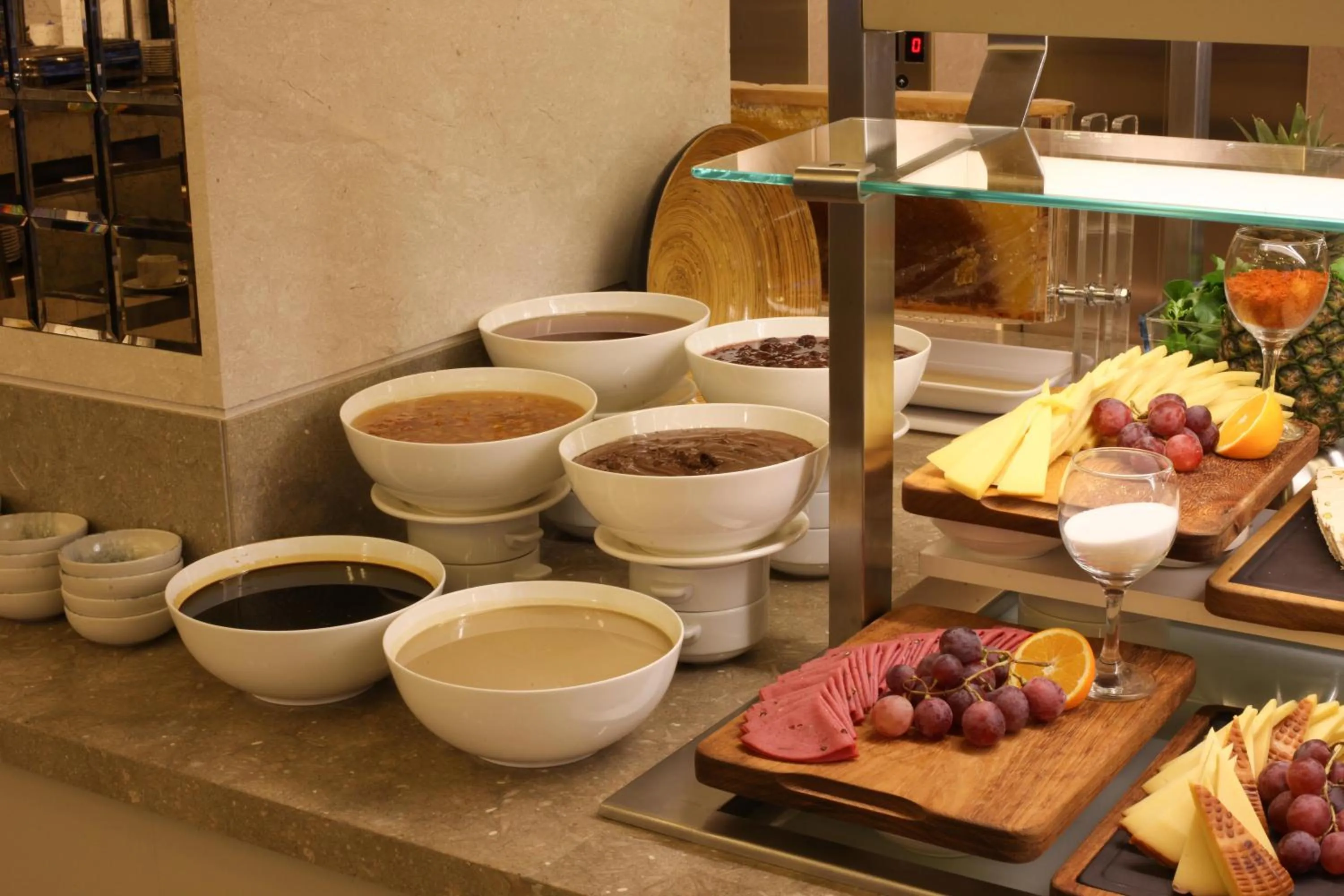 Restaurant/places to eat in Bentley Hotel Bosphorus - Special Class