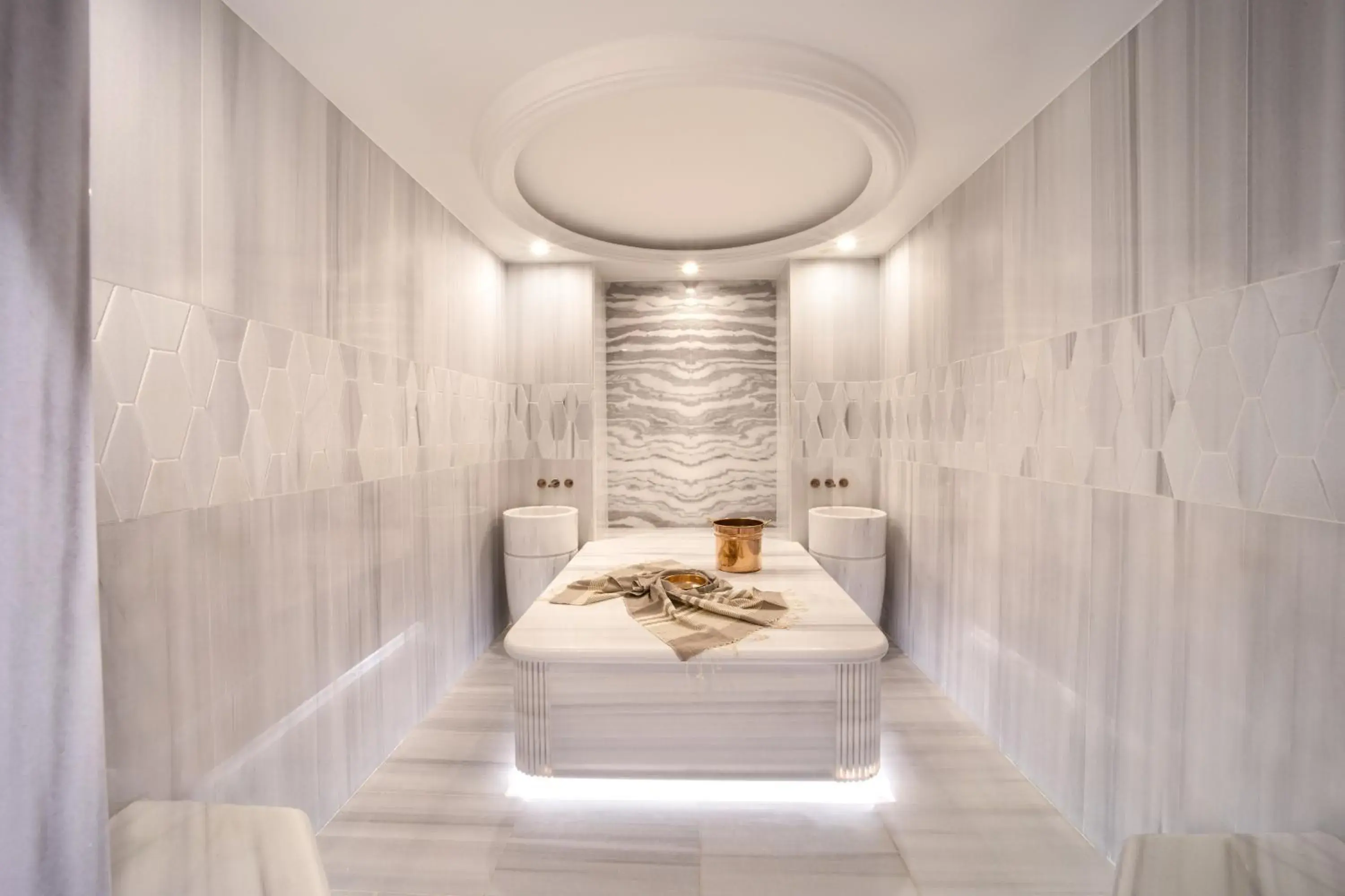 Public Bath, Bed in Bentley Hotel Bosphorus - Special Class Public Bath, Bed in Bentley Hotel Bosphorus - Special Class