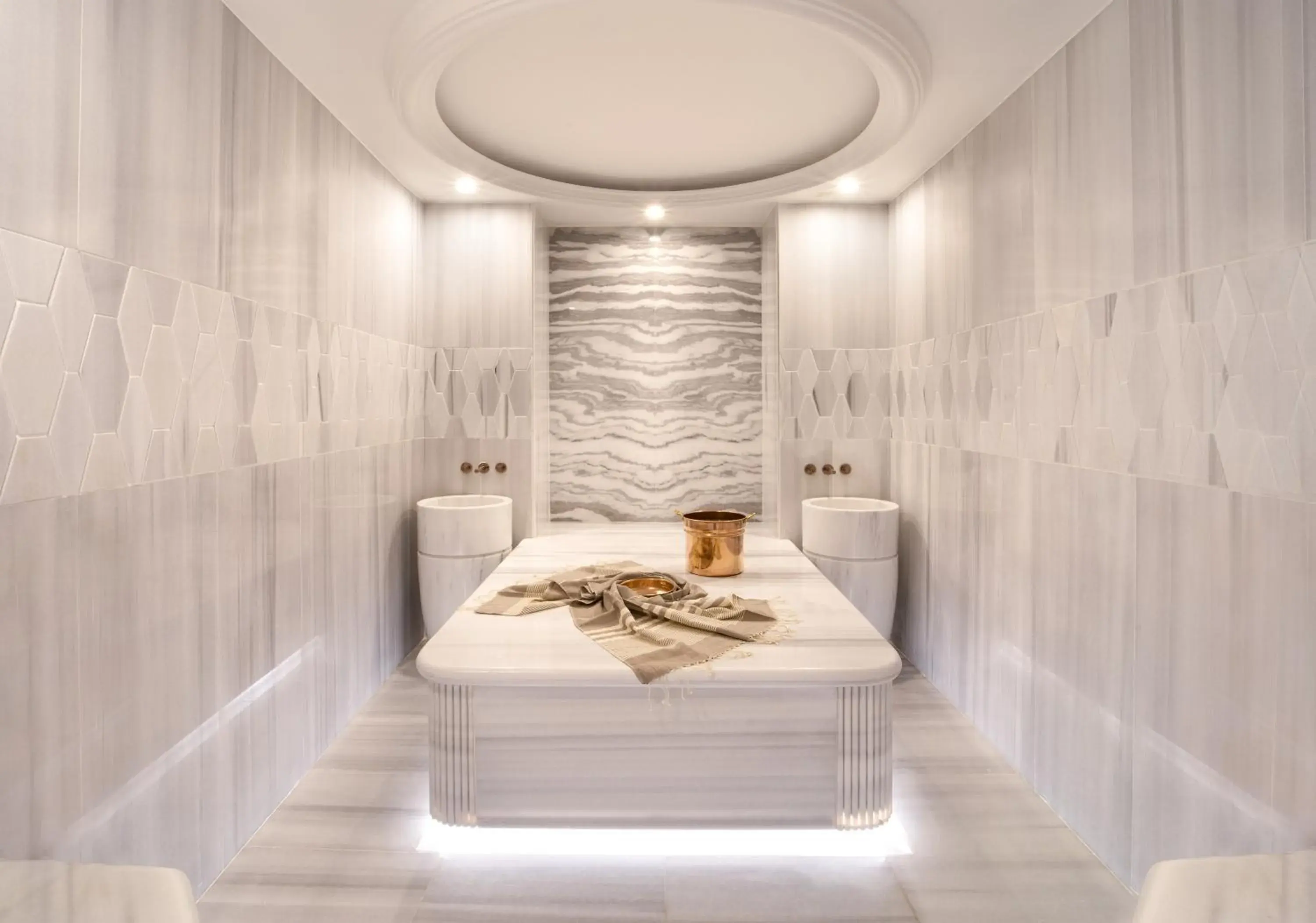 Public Bath, Bed in Bentley Hotel Bosphorus - Special Class Public Bath, Bed in Bentley Hotel Bosphorus - Special Class