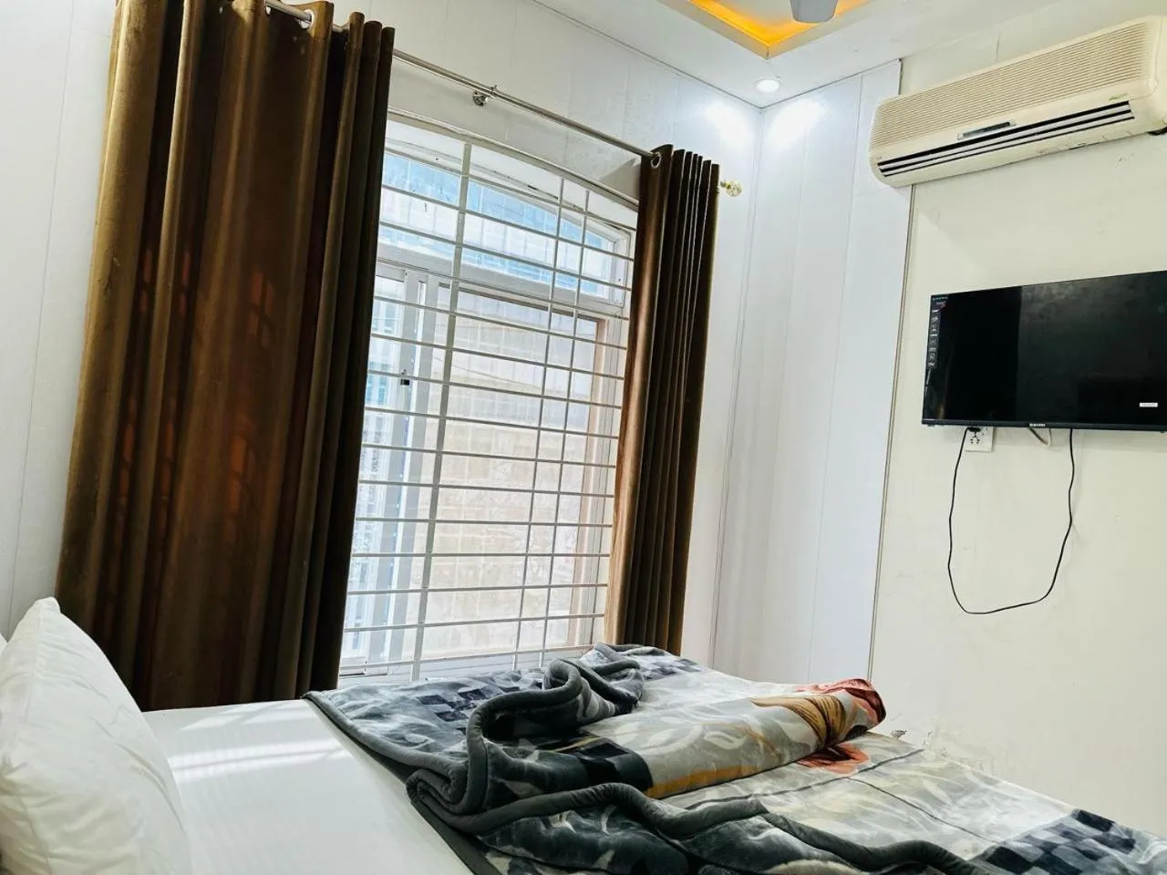 Bedroom, Bed in Hotel 11