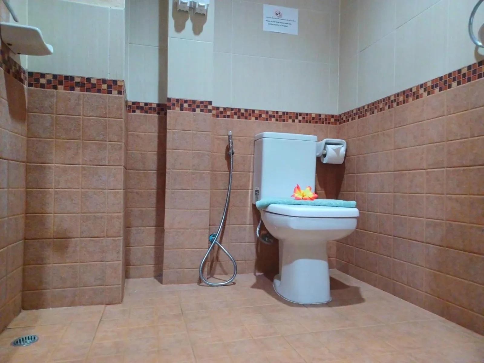 Shower in Happy Holidays Patong