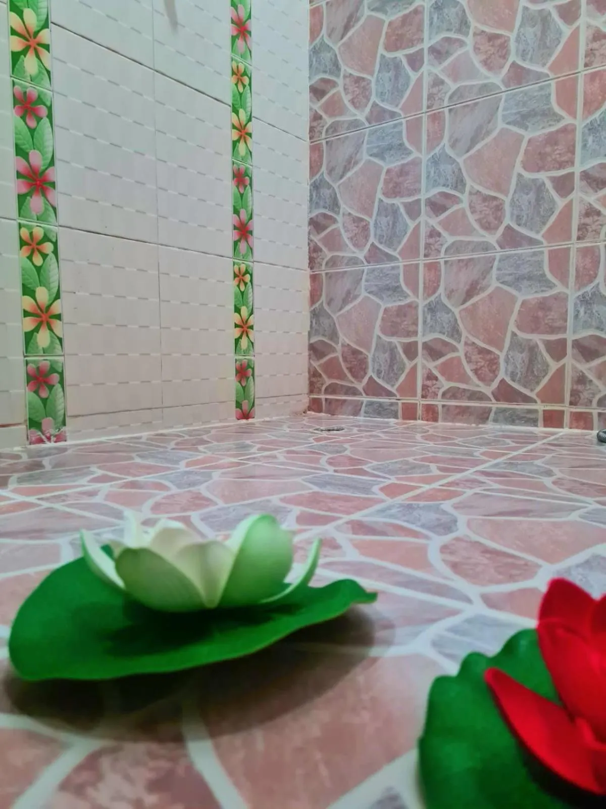 Bathroom in Happy Holidays Patong