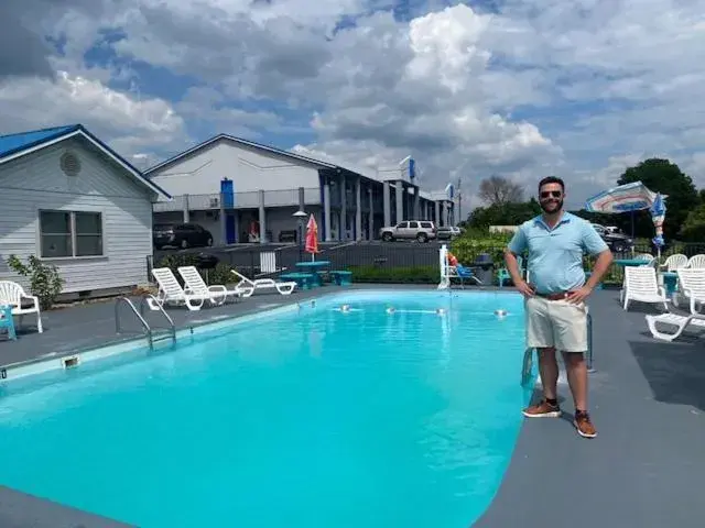 Smokies Inn - New Linens & Ultrafast WIFI - Friendliest Hospitality Guaranteed! Smokies Inn - New Linens & Ultrafast WIFI - Friendliest Hospitality Guaranteed!