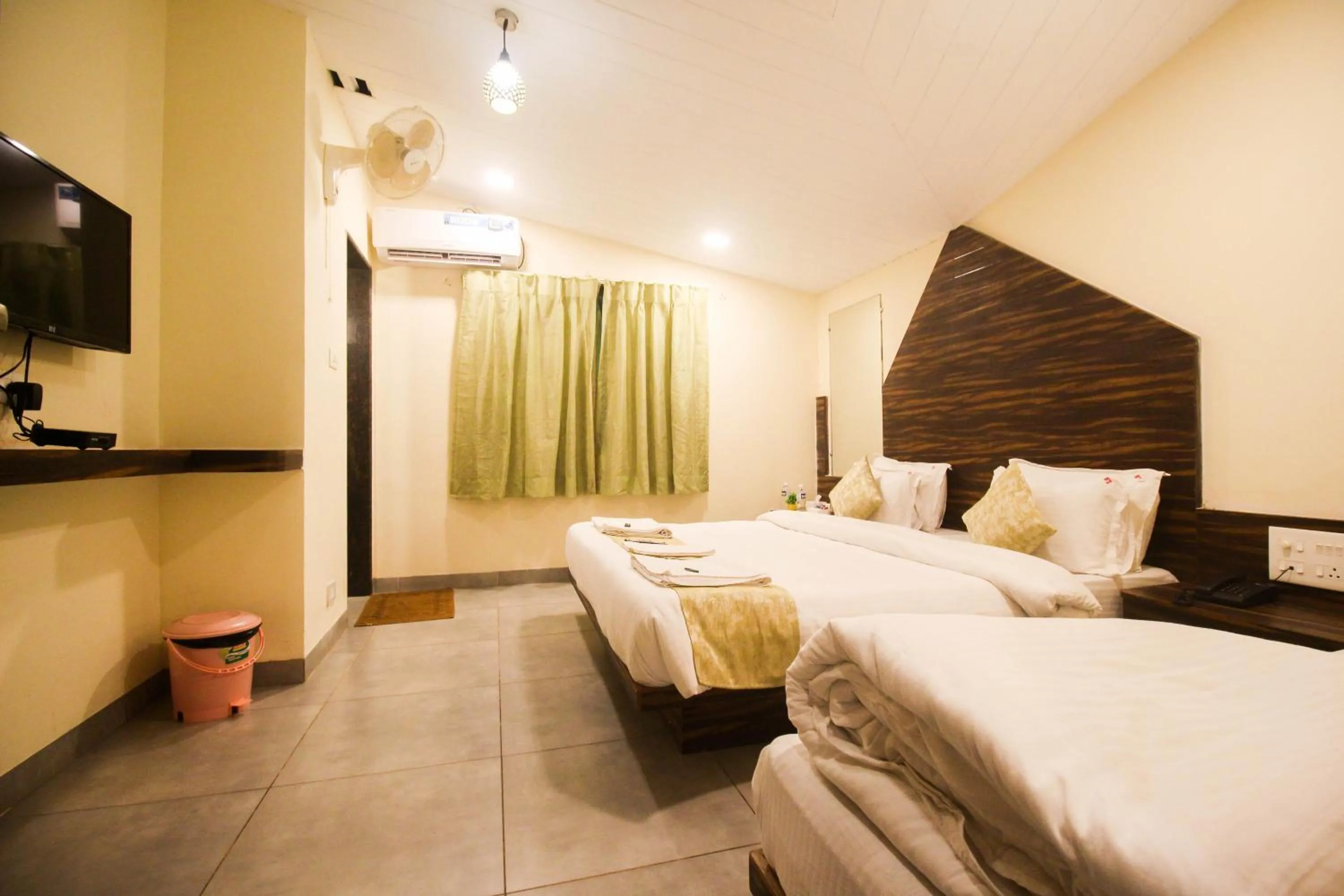 Bedroom, Bed in SHARDUL HERITAGE THE RESORT