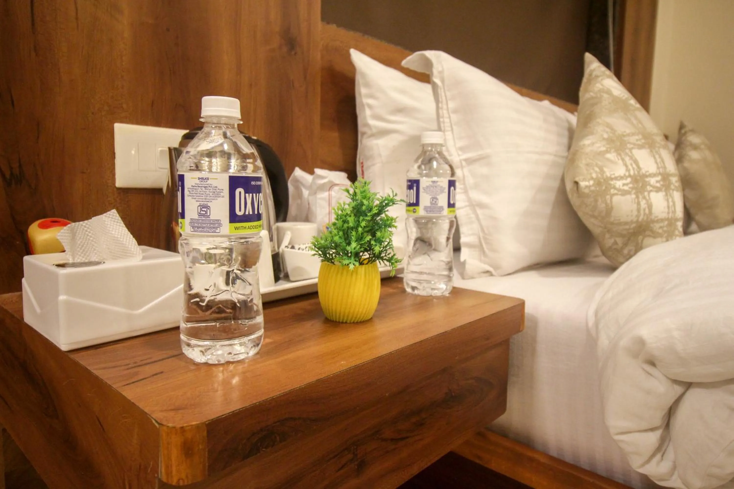 Coffee/tea facilities, Bed in SHARDUL HERITAGE THE RESORT