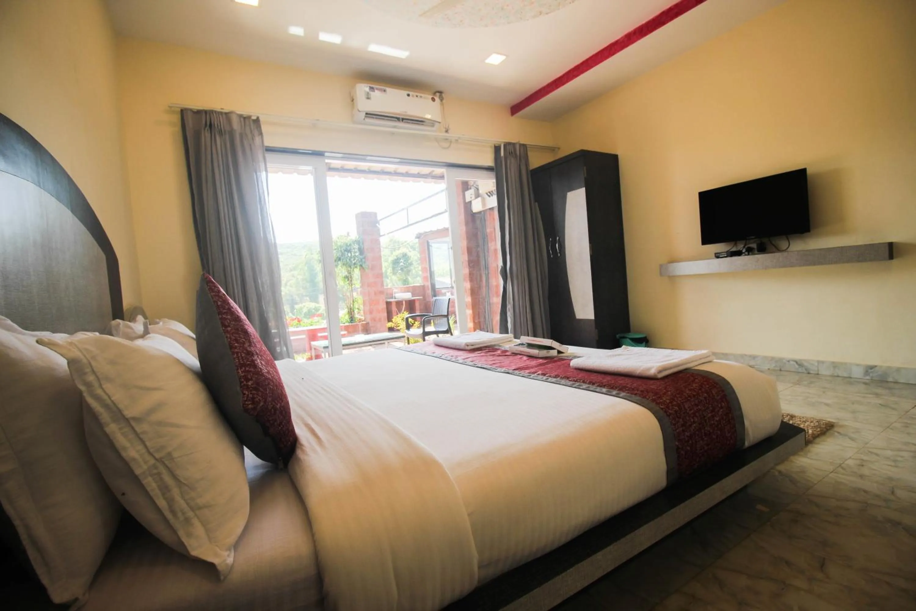 Bedroom, Bed in SHARDUL HERITAGE THE RESORT