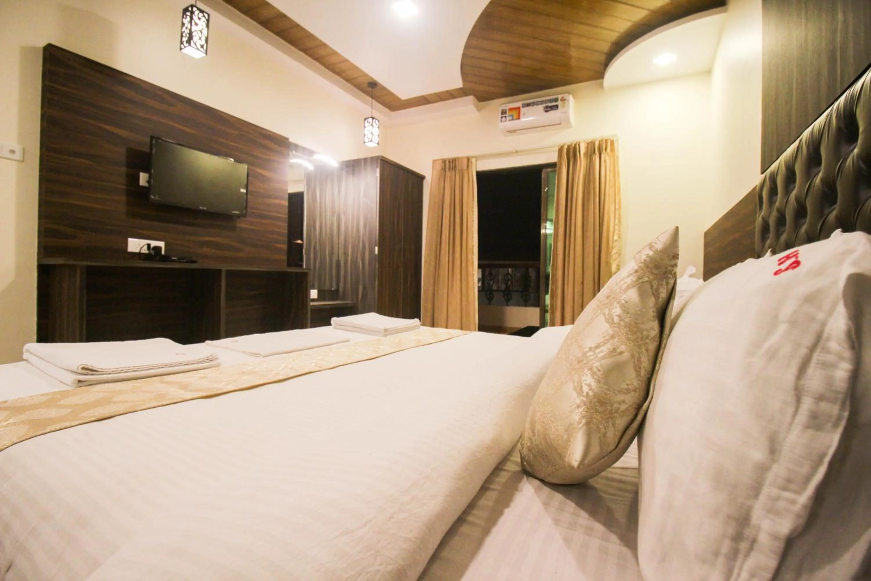Bedroom, Bed in SHARDUL HERITAGE THE RESORT