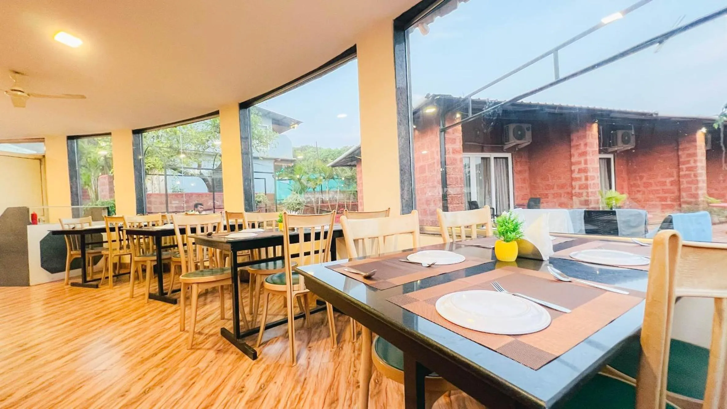 Restaurant/places to eat in SHARDUL HERITAGE THE RESORT