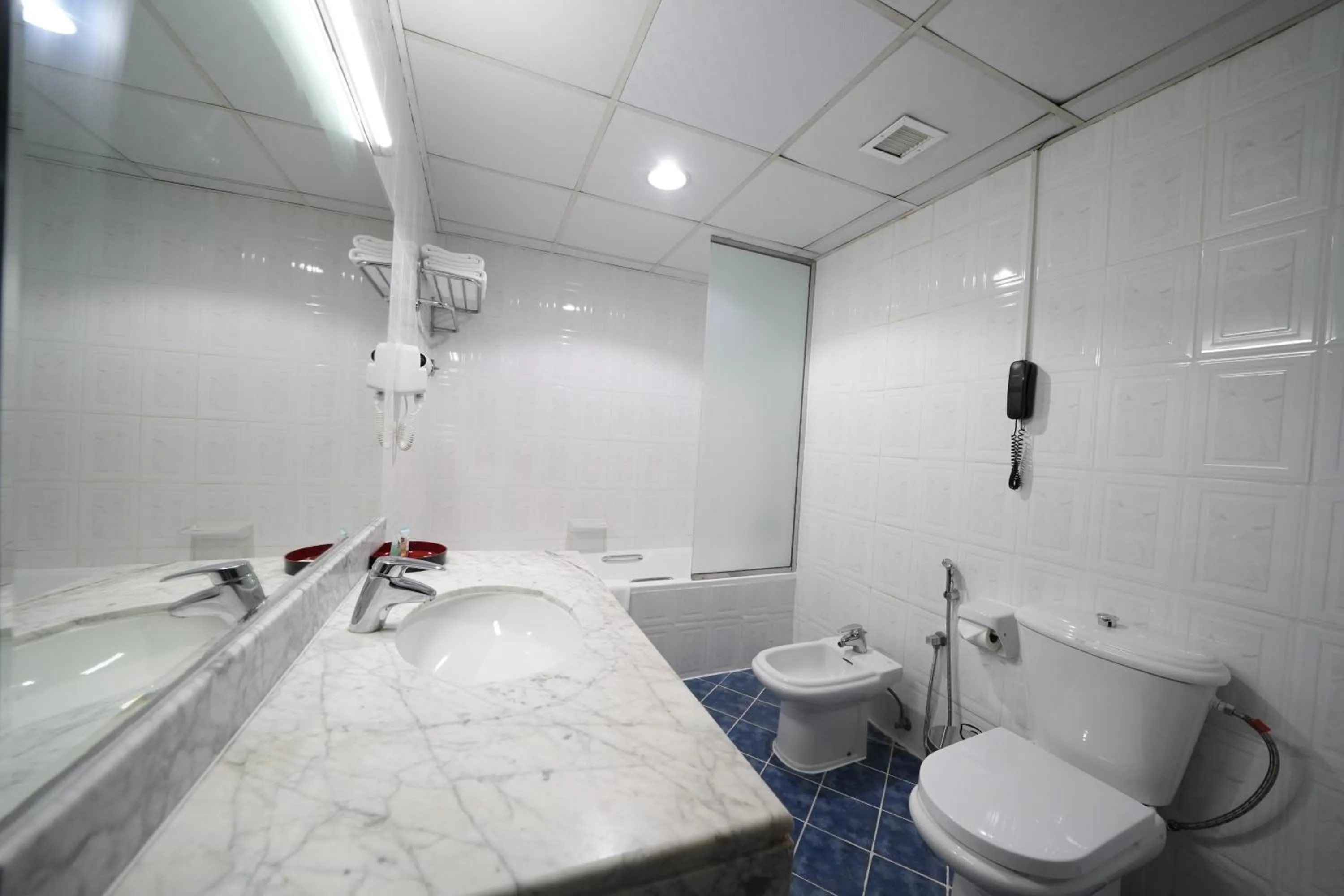 Shower in Nine Hotel