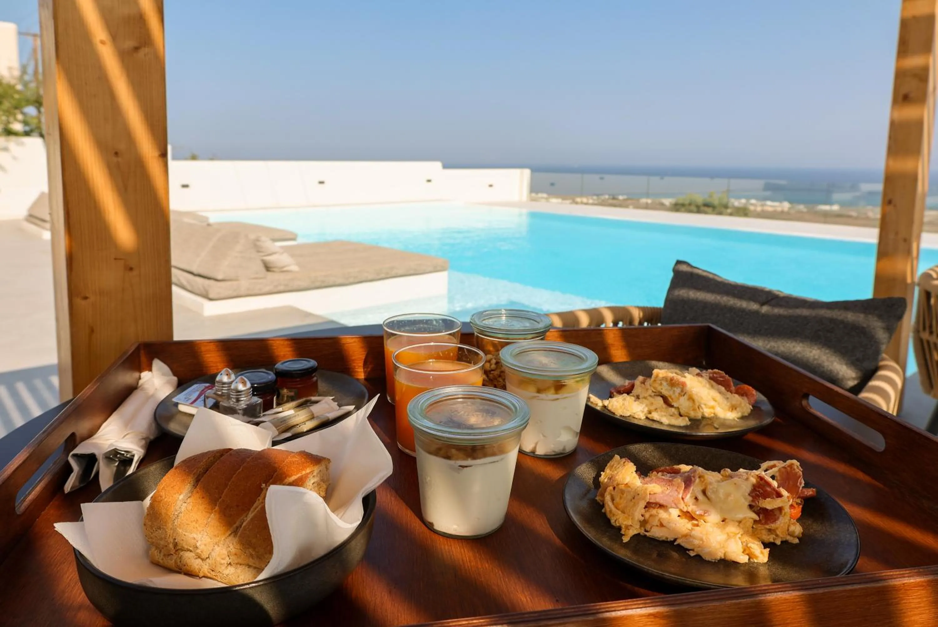Breakfast in North Wind Luxury Suites