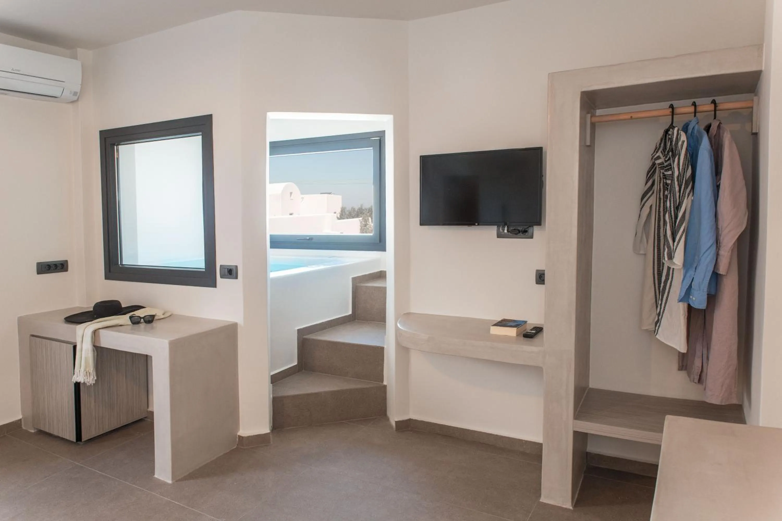 Hot Tub in North Wind Luxury Suites