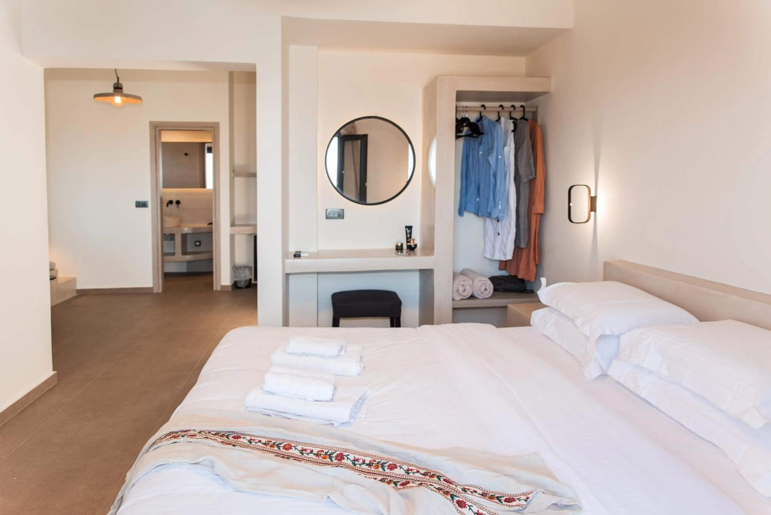 Bed in North Wind Luxury Suites