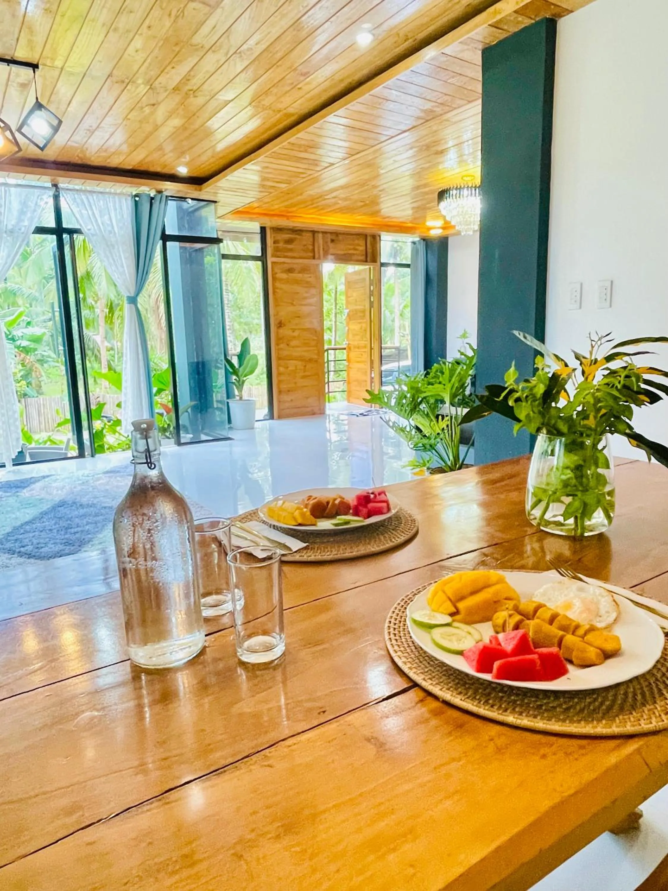 Breakfast in CASA AGUELO Chocolate Hills