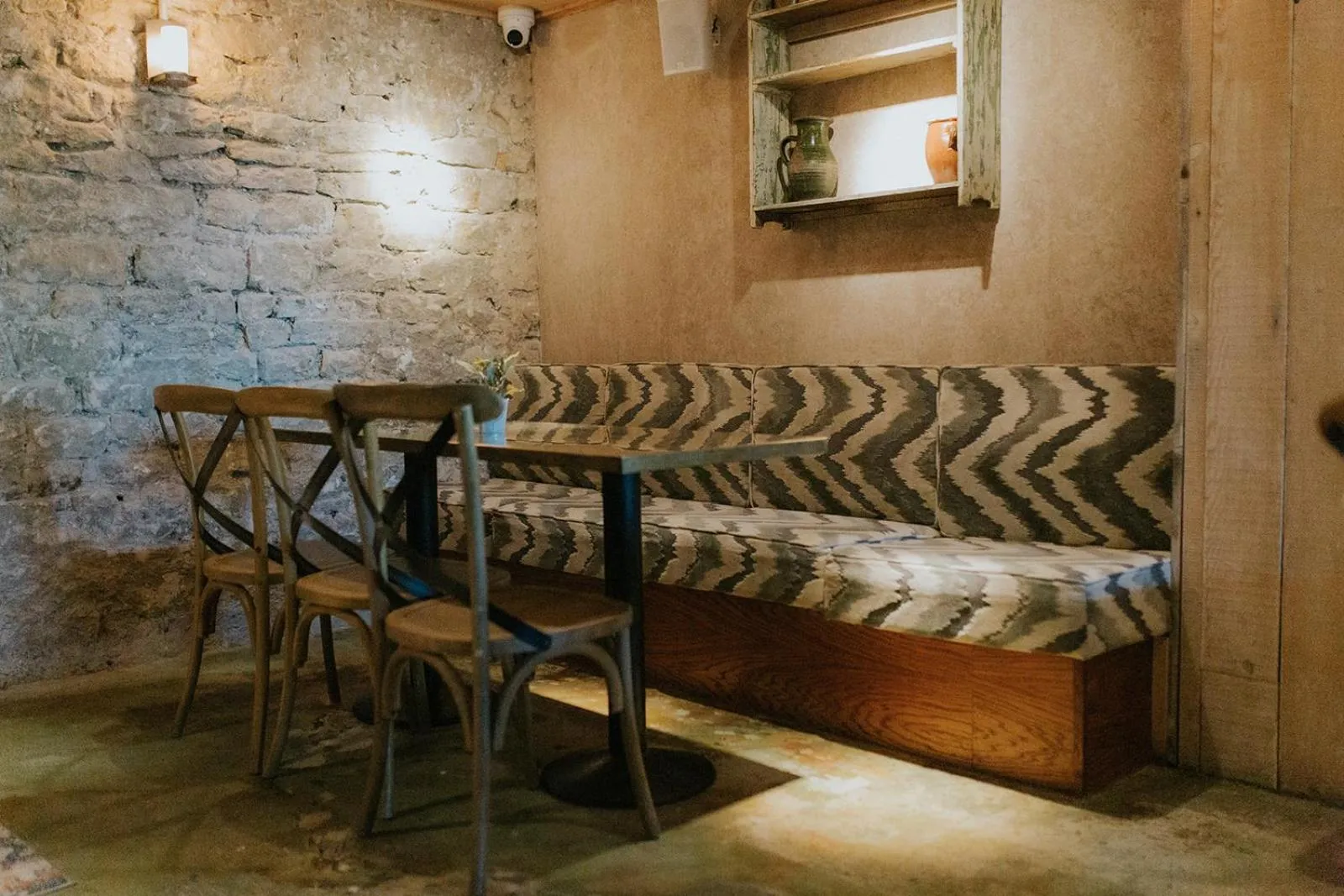 Restaurant/places to eat, Bed in Runa Farm