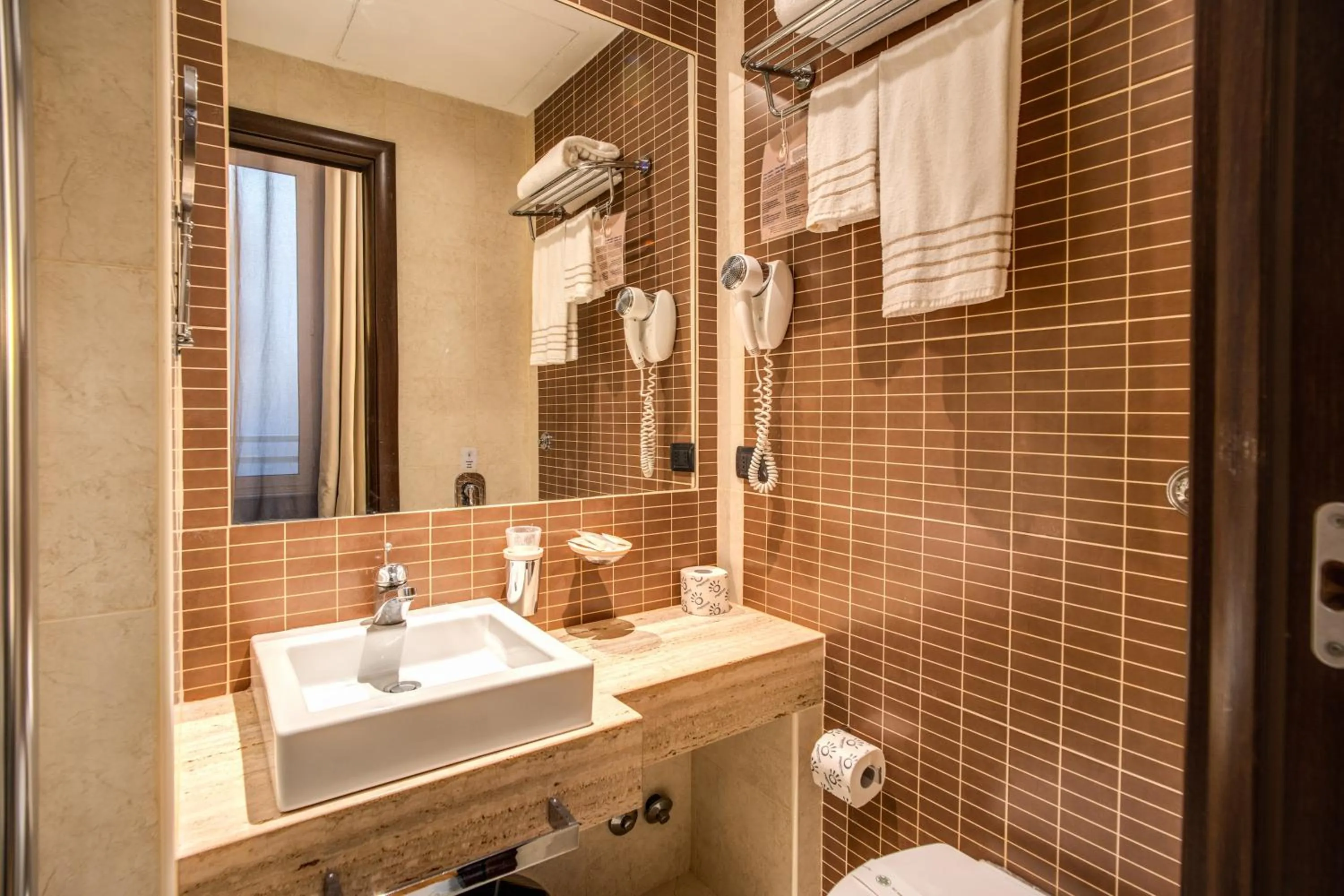 Bathroom in Hotel Everest Inn Rome