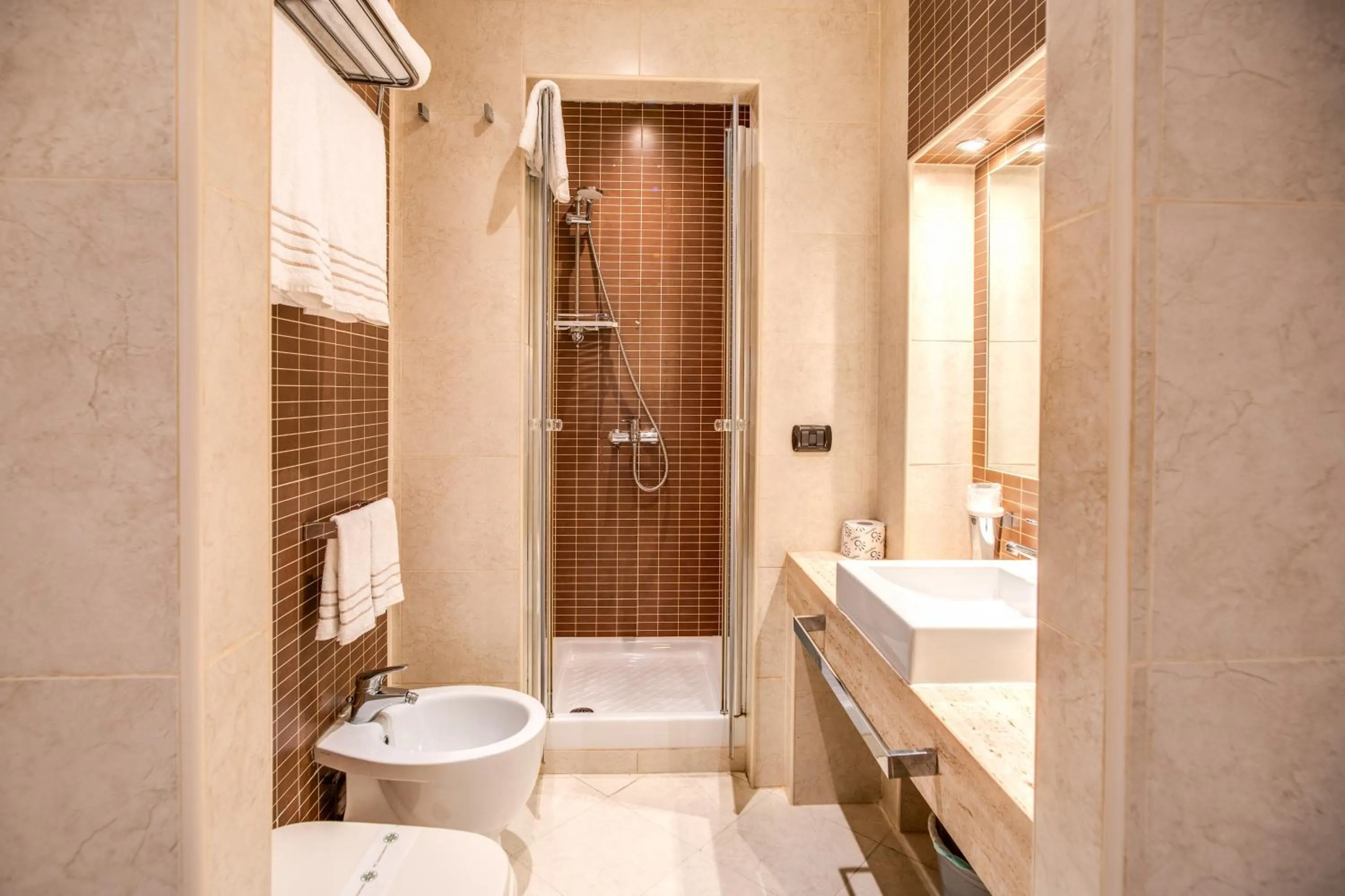 Bathroom in Hotel Everest Inn Rome