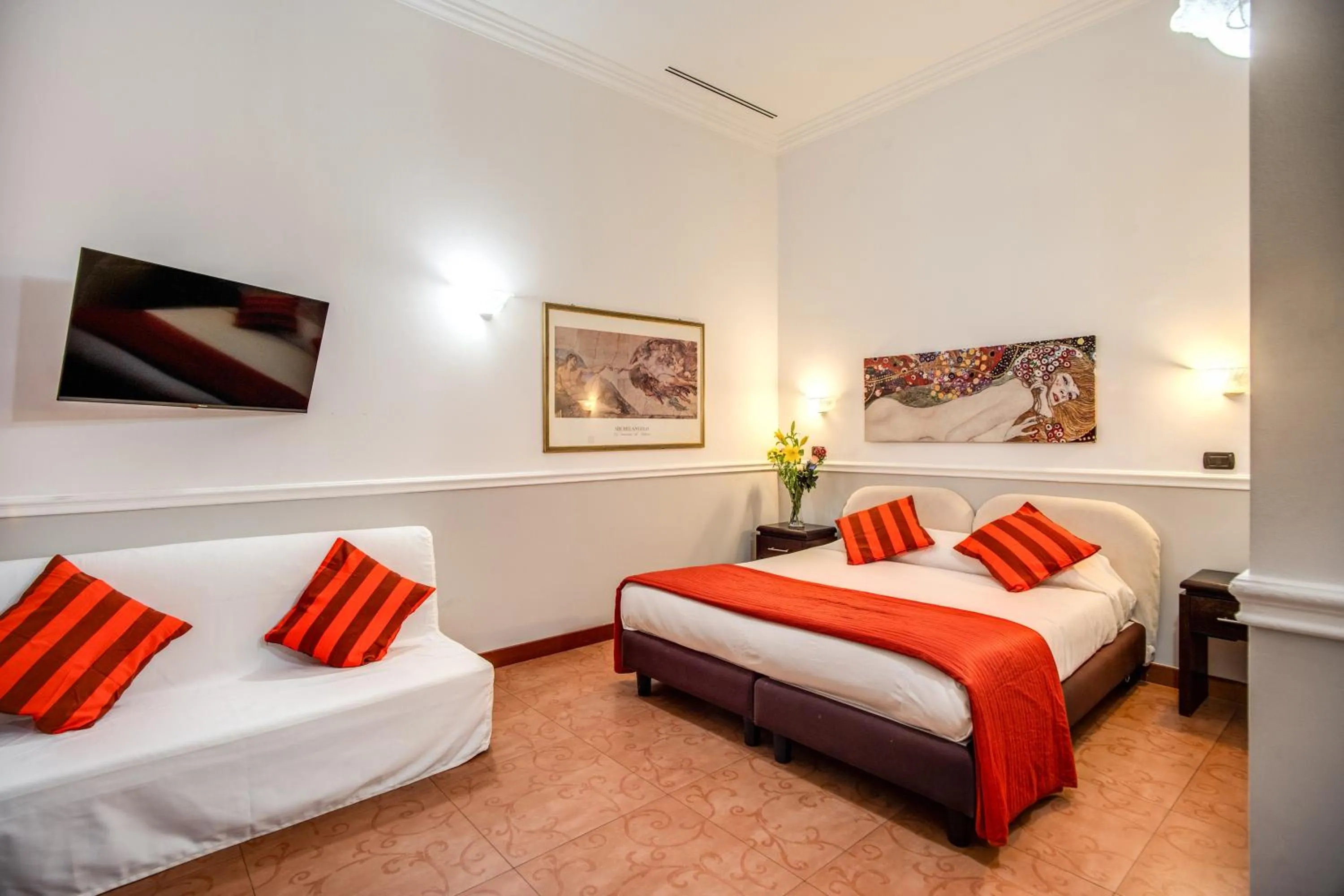 Photo of the whole room, Bed in Hotel Everest Inn Rome