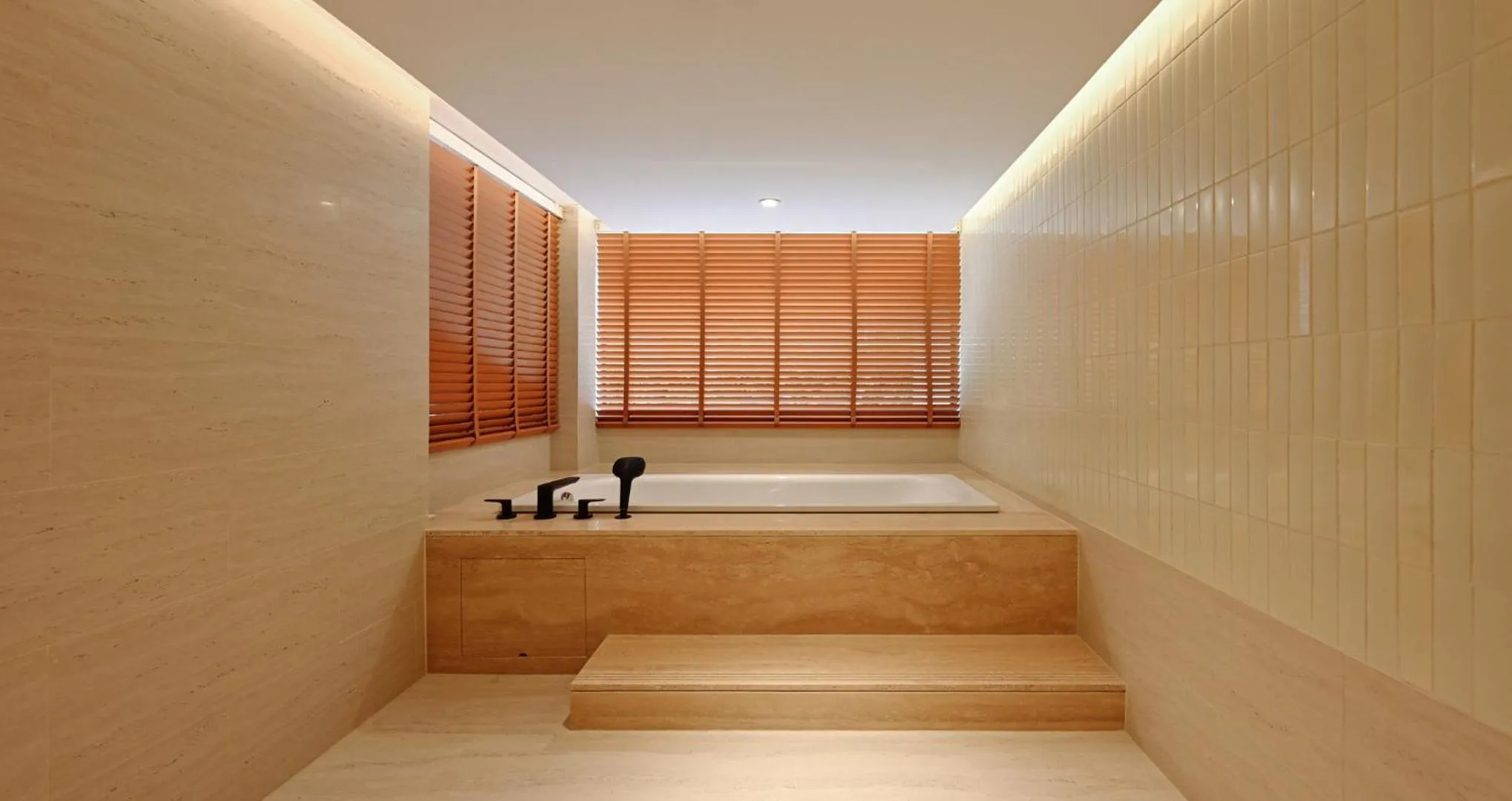 Bath in Ad Lib Hotel Bangkok