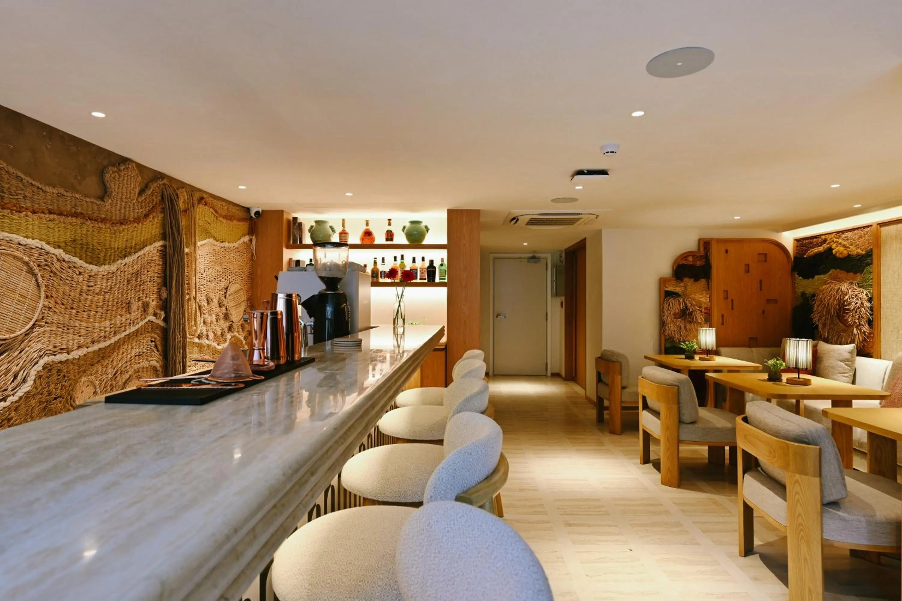 Lounge or bar in Ad Lib Hotel Bangkok