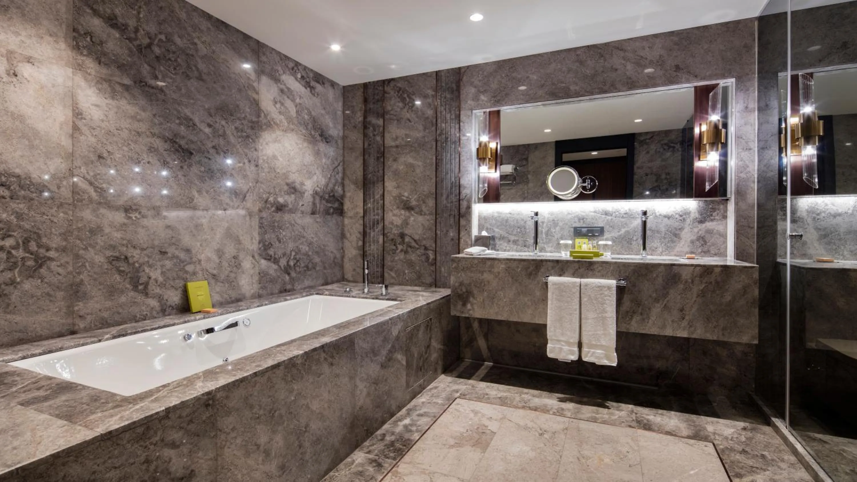 Hot Tub in Hilton Istanbul Maslak